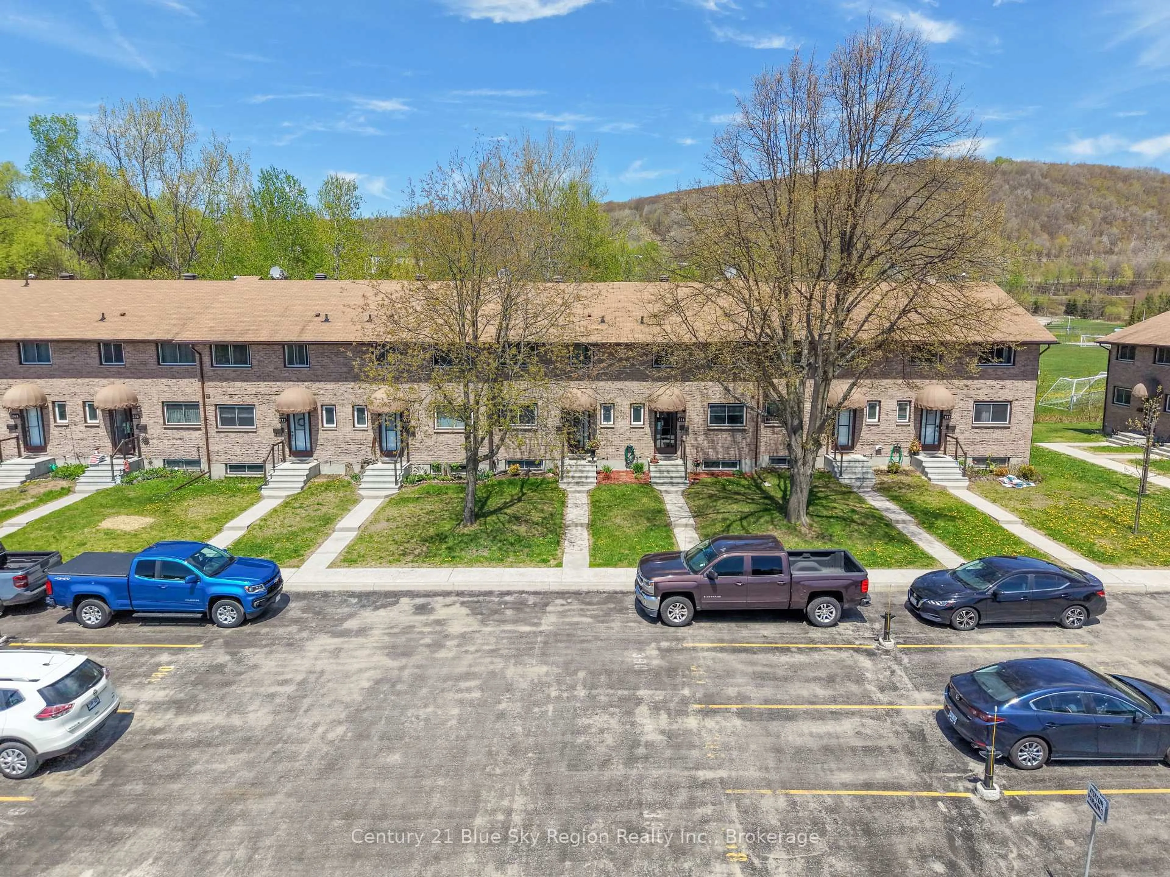 A pic from outside/outdoor area/front of a property/back of a property/a pic from drone, mountain view for 376 Wickstead Ave, North Bay Ontario P1A 3L8