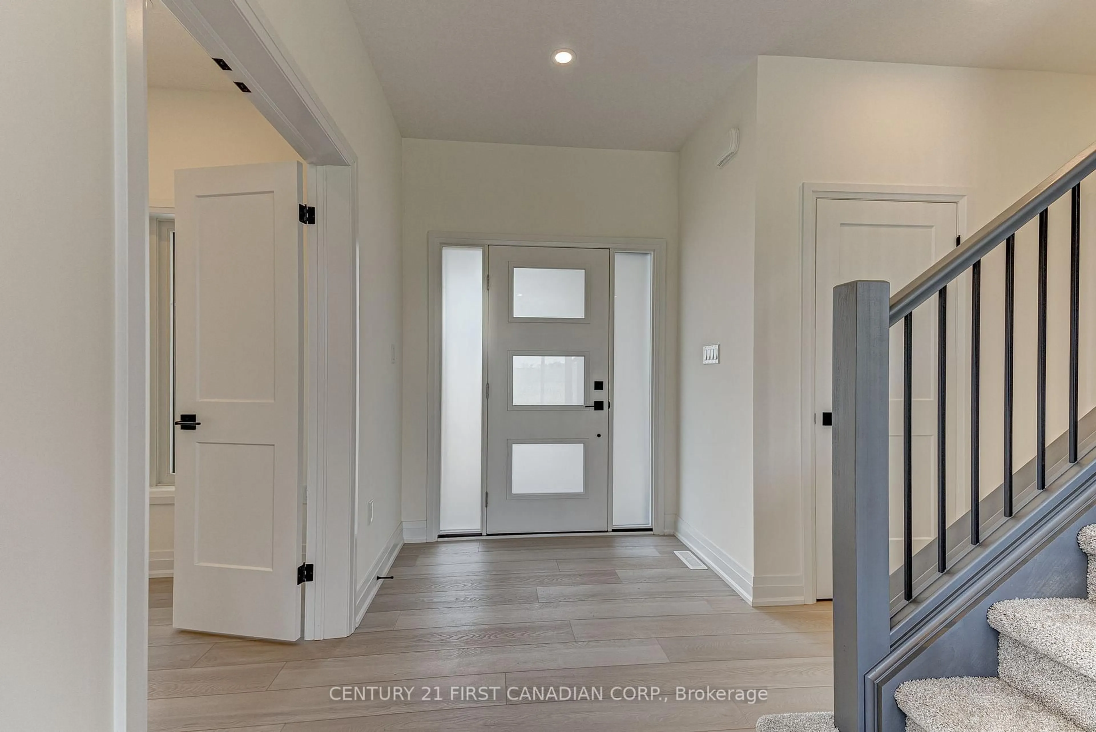 Indoor entryway for 108 Mapledene Lane, Lucan Biddulph Ontario N0M 2J0
