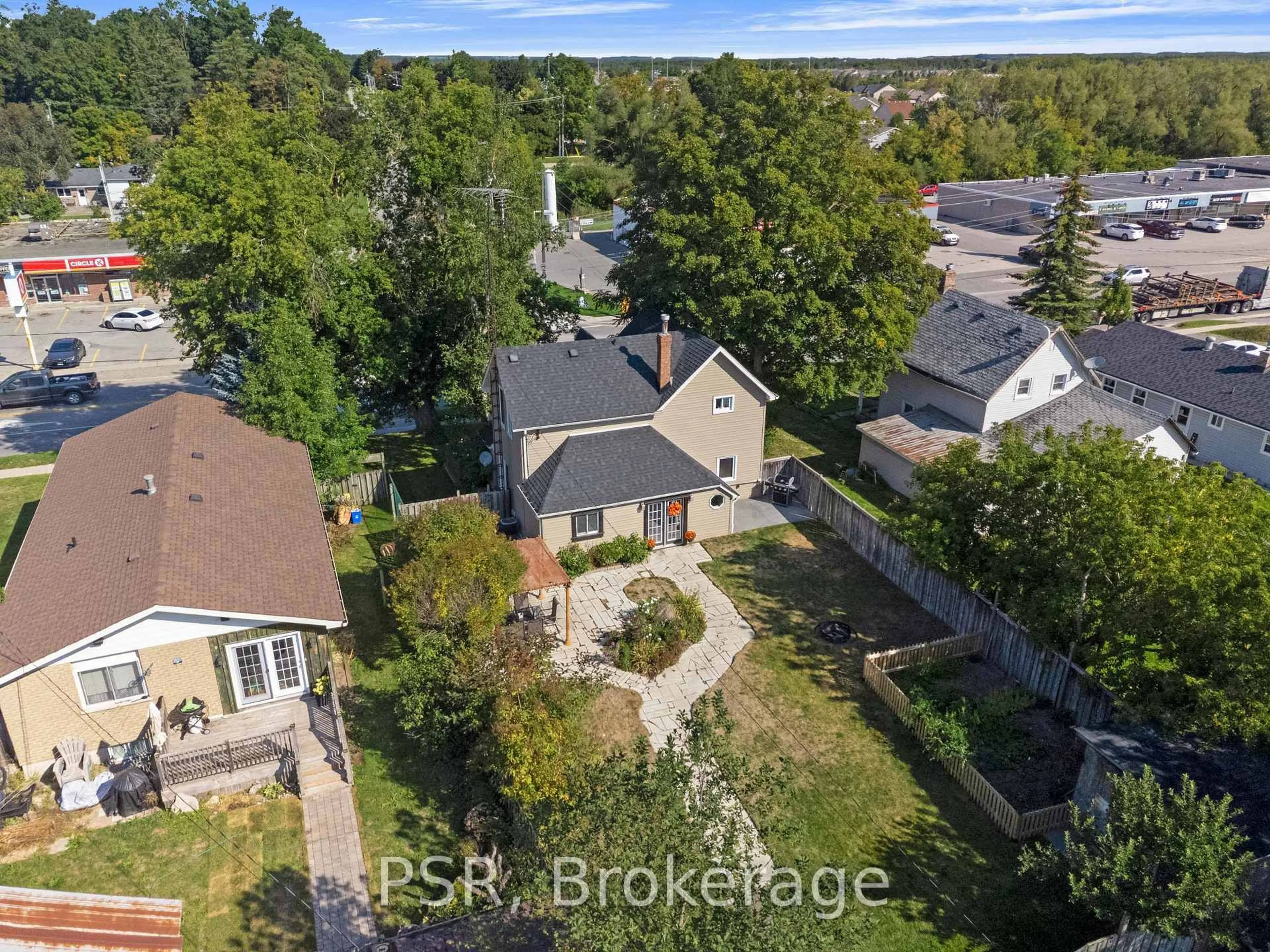A pic from outside/outdoor area/front of a property/back of a property/a pic from drone, street for 505 Main St, Shelburne Ontario L9V 2Z1