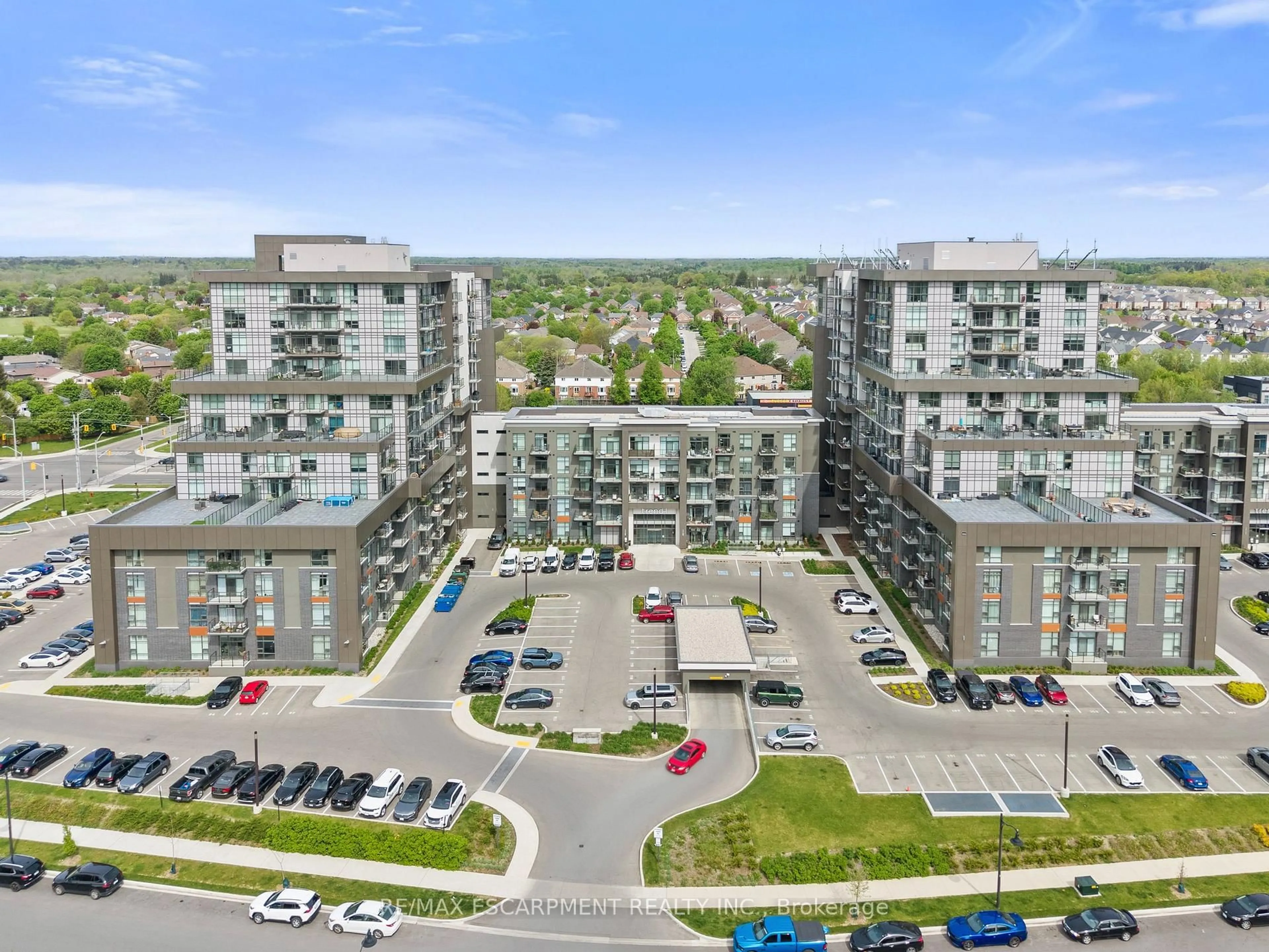 A pic from outside/outdoor area/front of a property/back of a property/a pic from drone, city buildings view from balcony for 450 Dundas St #417, Hamilton Ontario L0R 2H4