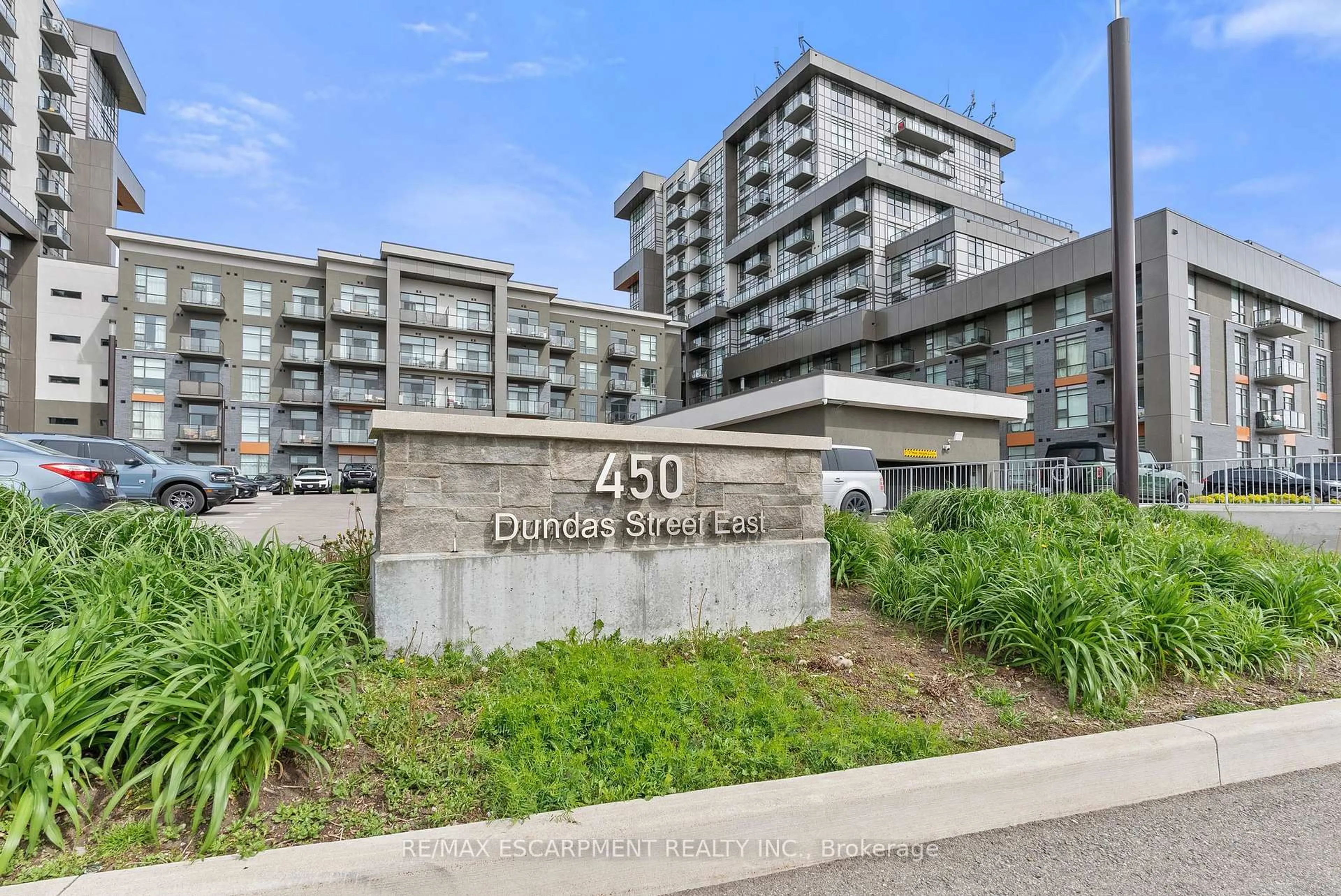 Indoor foyer for 450 Dundas St #417, Hamilton Ontario L0R 2H4