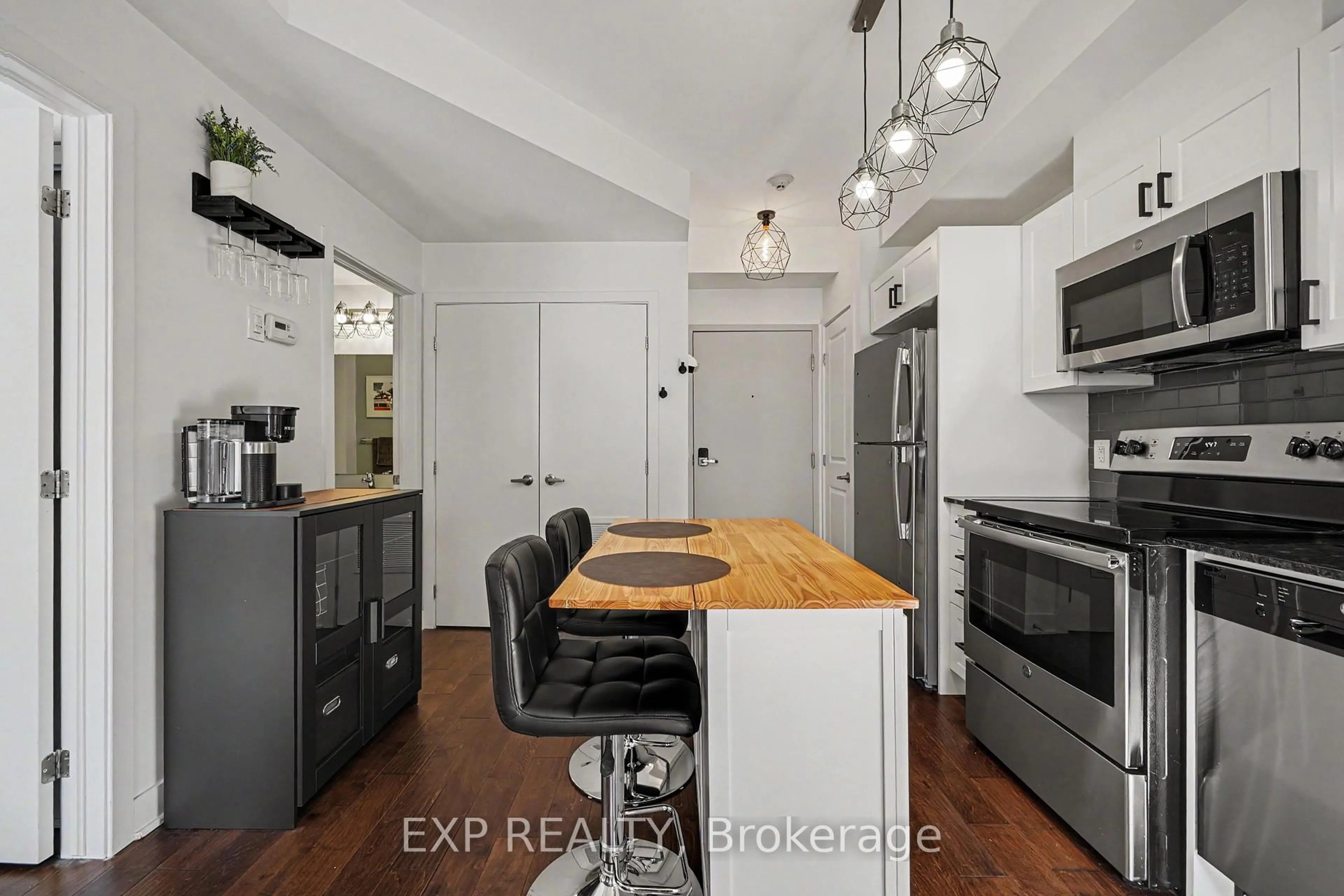 Open concept kitchen, ceramic/tile floor for 315 Terravita Private #L06, Ottawa Ontario K1V 2S1