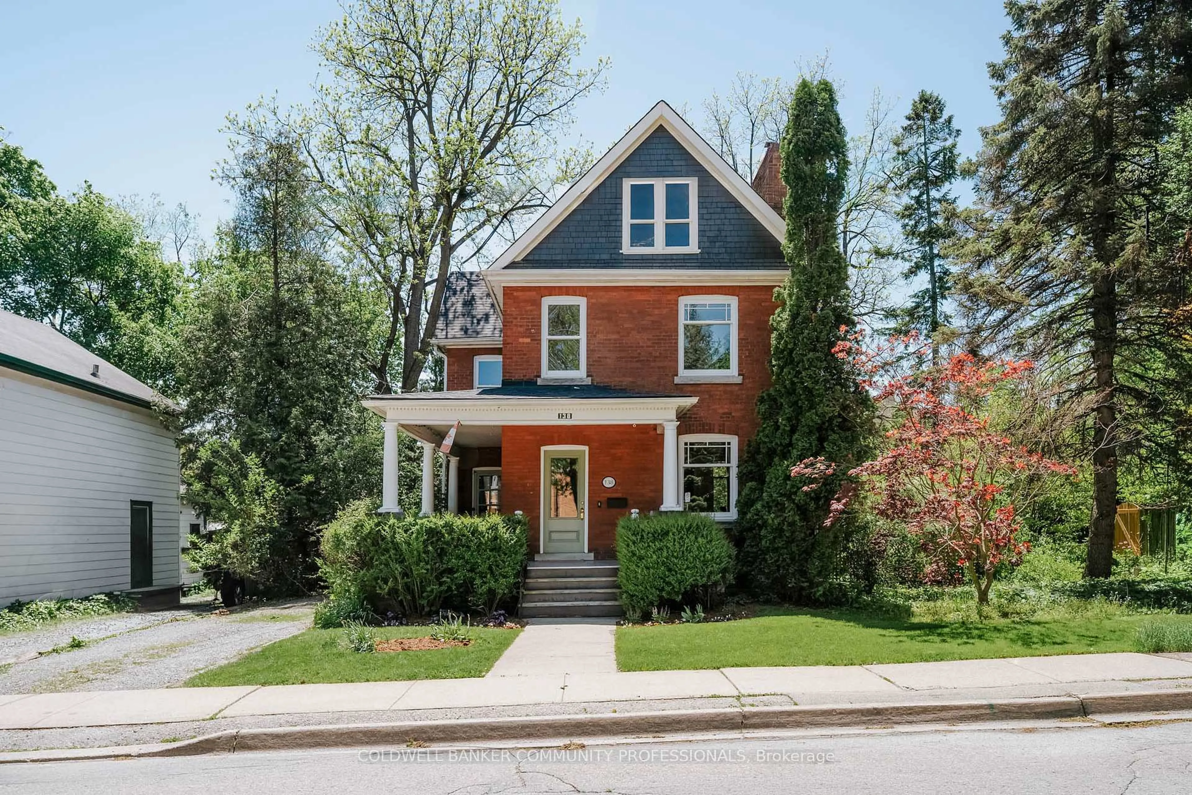 Home with brick exterior material, street for 138 Park St, Hamilton Ontario L9H 1X7