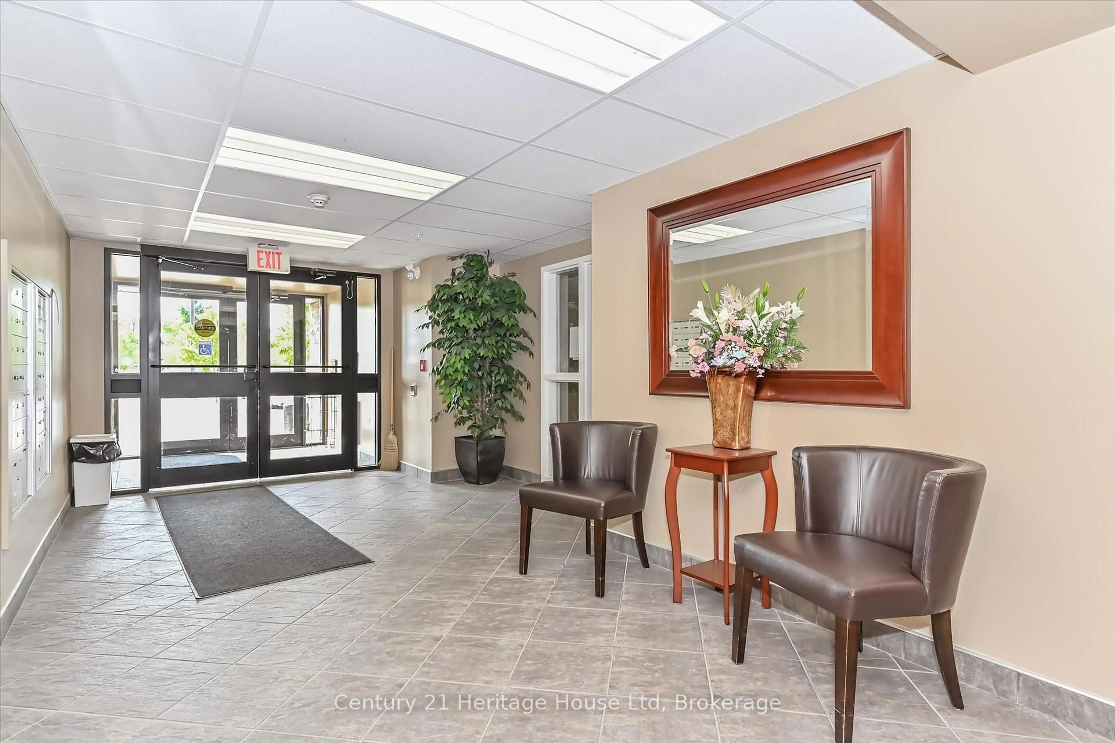 Indoor foyer for 625 St David St #407, Centre Wellington Ontario N1M 0A8