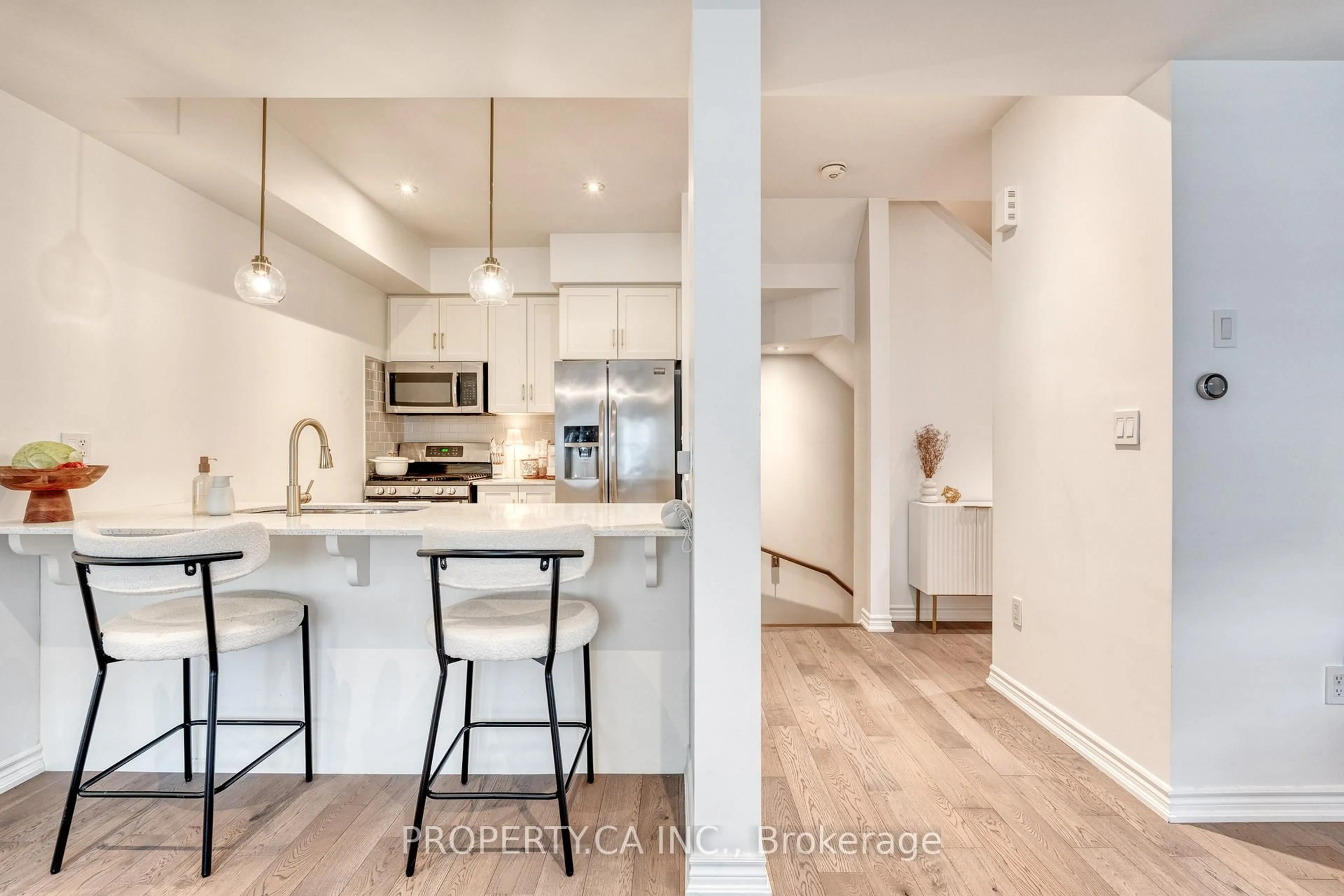 Open concept kitchen, unknown for 377 Glancaster Rd #48, Hamilton Ontario L9G 0G4
