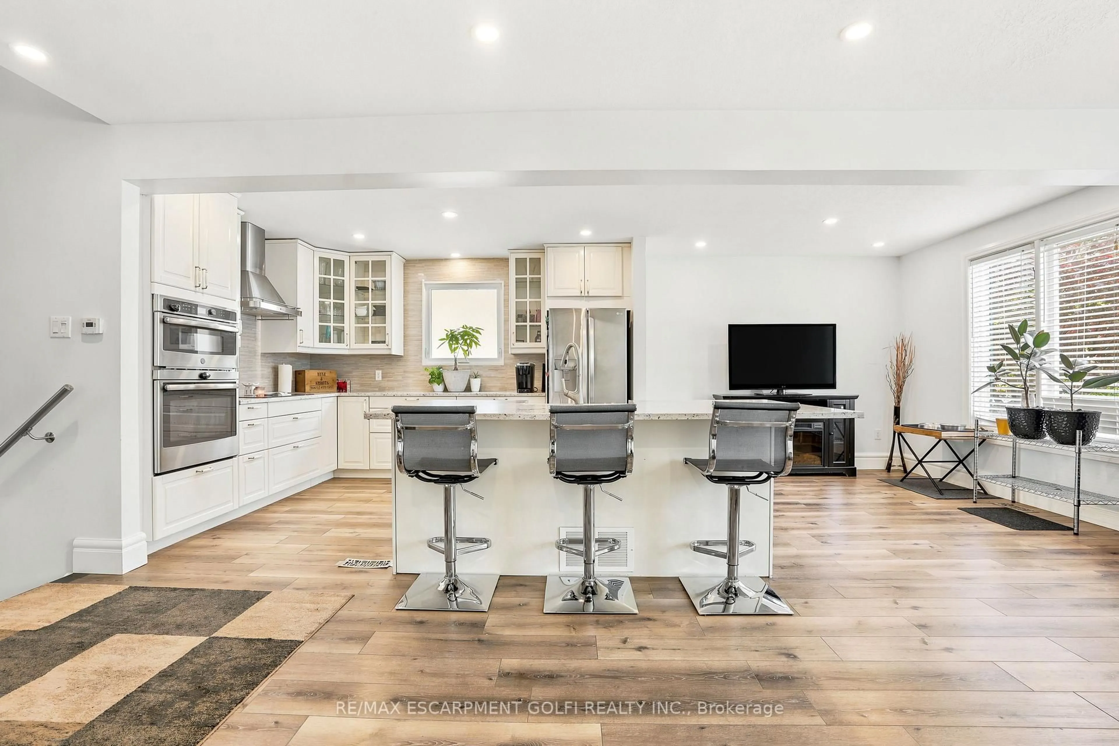 Open concept kitchen, unknown for 5062 FRIESEN Blvd, Lincoln Ontario L3J 0A6