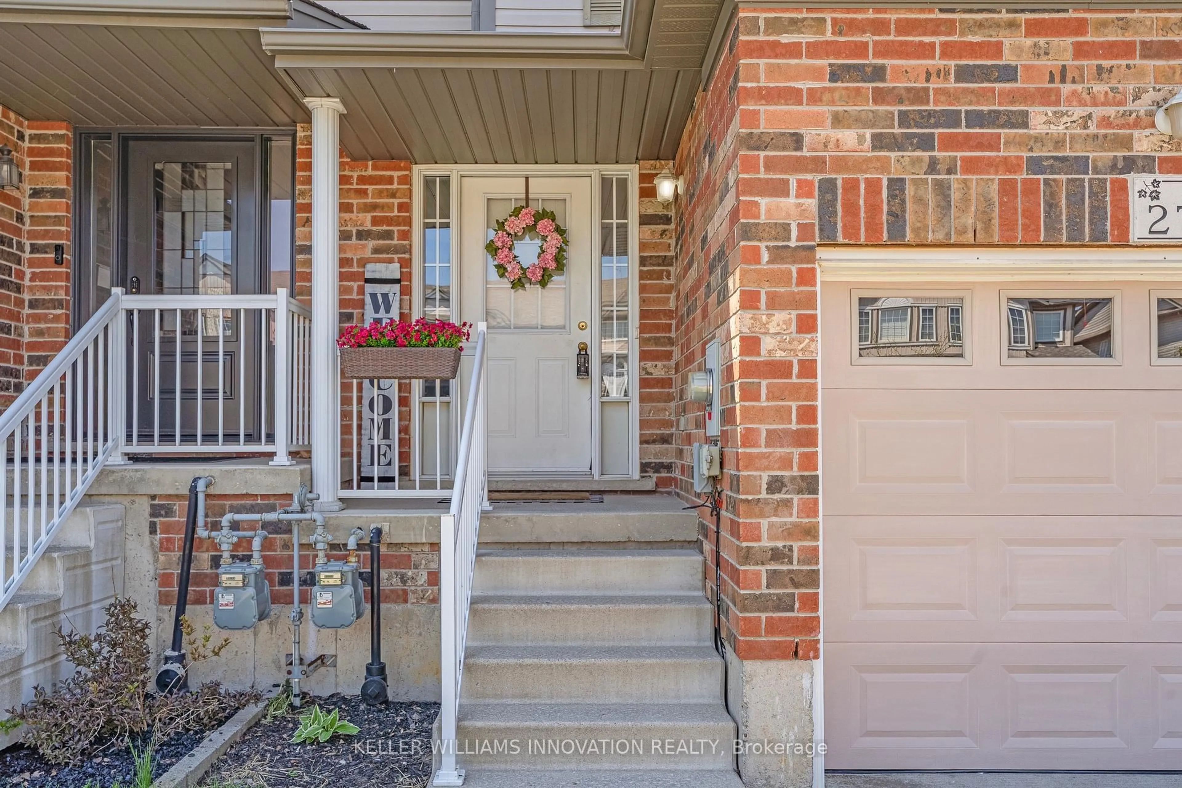 Indoor entryway for 27 Madeleine St, Kitchener Ontario N2R 1V5