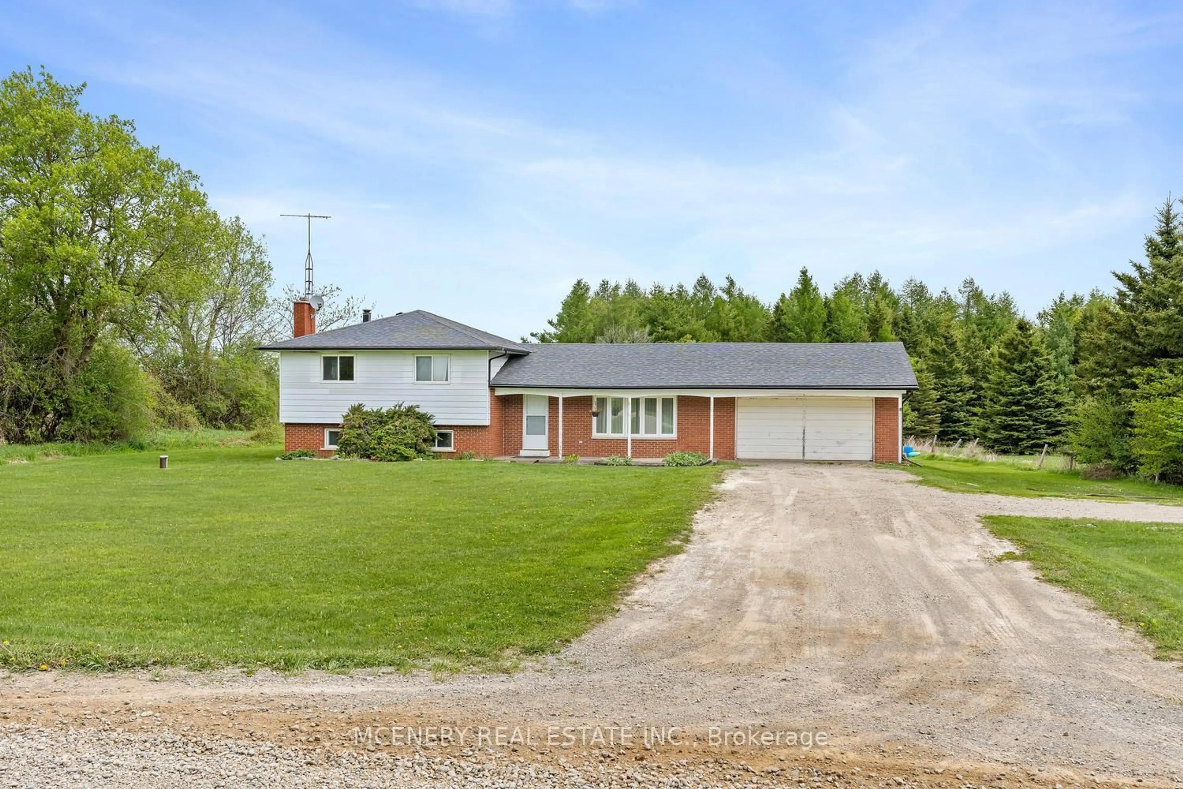 A pic from outside/outdoor area/front of a property/back of a property/a pic from drone, street for 5339 Erin-Eramosa Townline Rd, Erin Ontario N0B 2K0