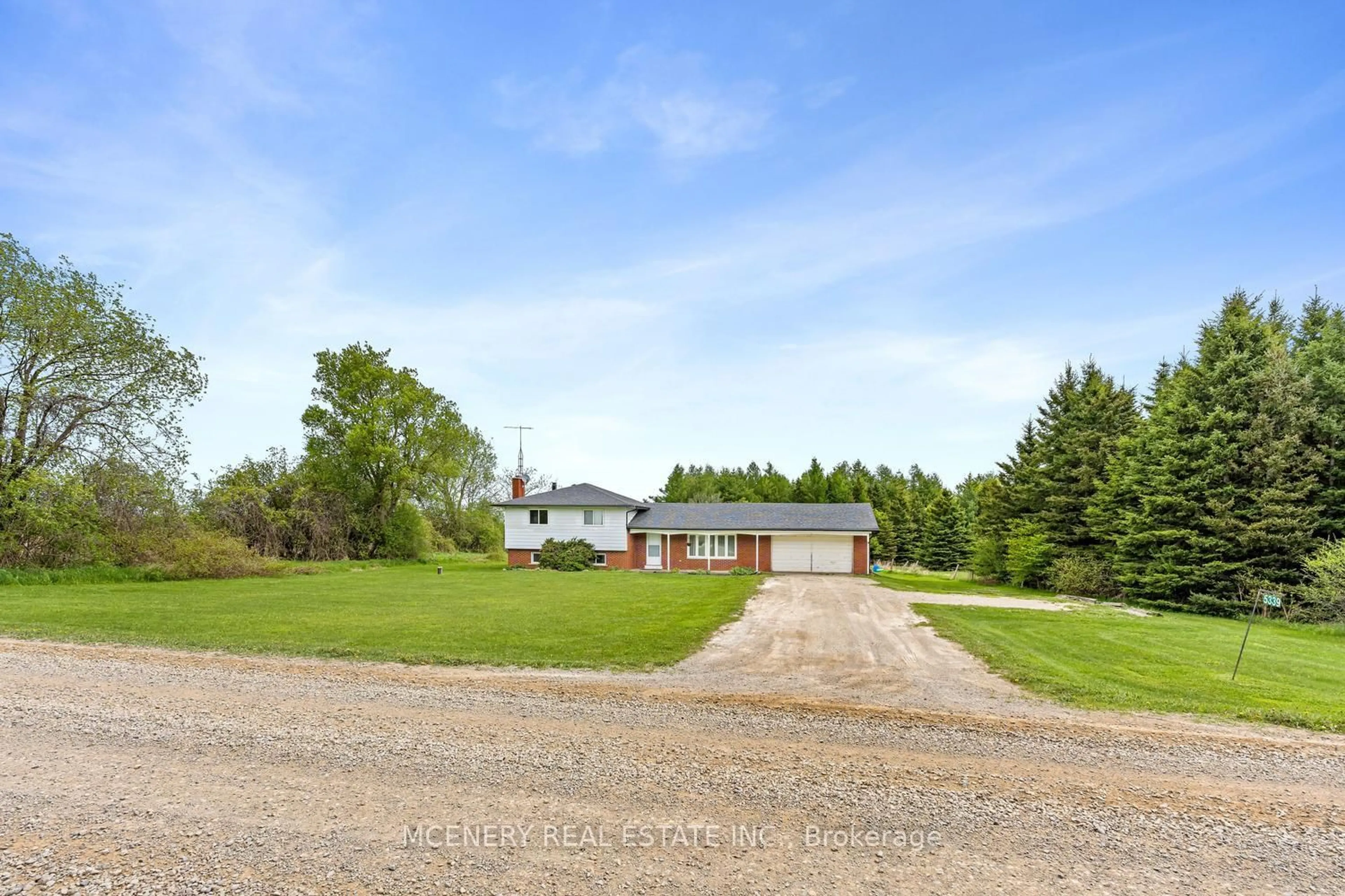 A pic from outside/outdoor area/front of a property/back of a property/a pic from drone, street for 5339 Erin-Eramosa Townline Rd, Erin Ontario N0B 2K0