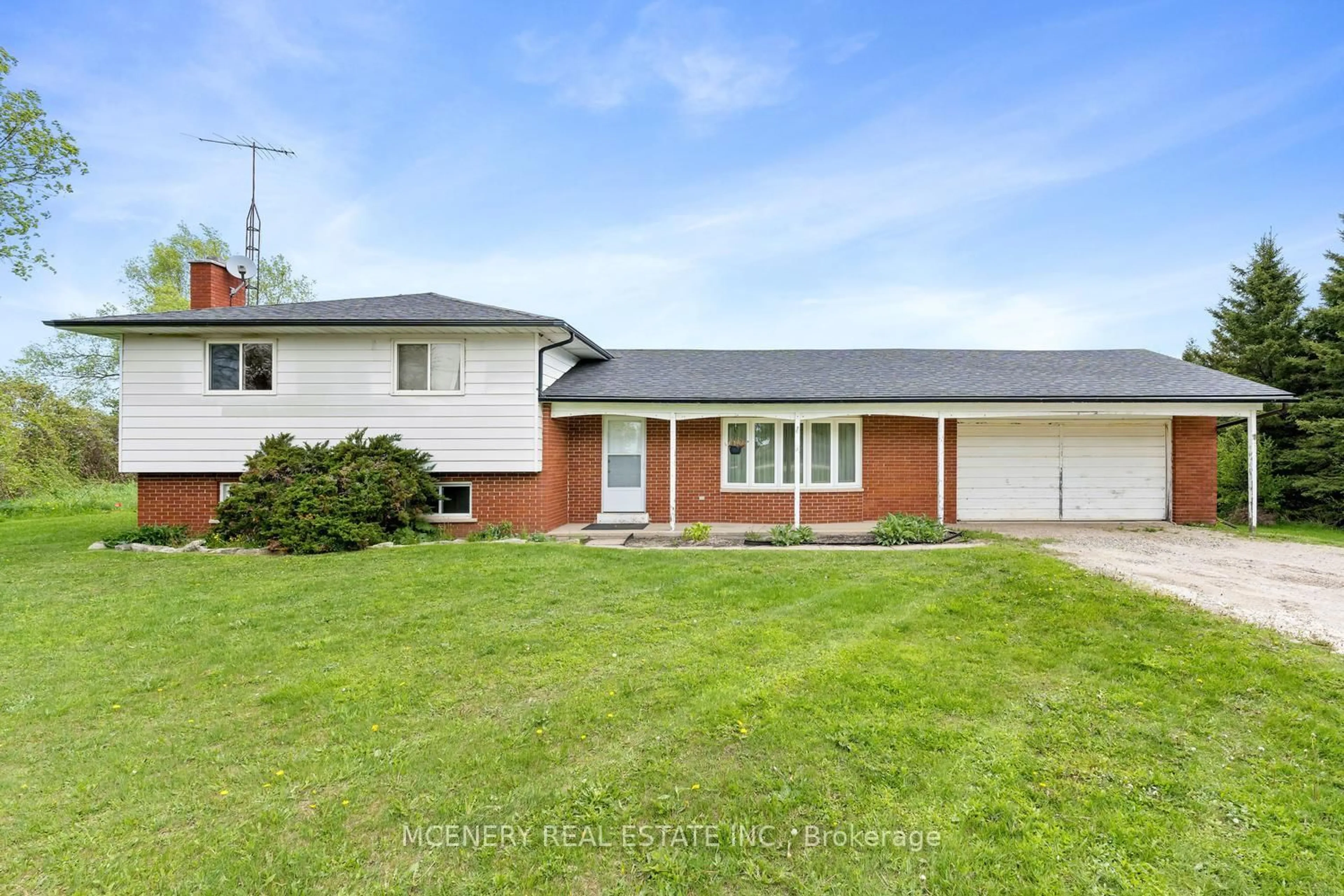 A pic from outside/outdoor area/front of a property/back of a property/a pic from drone, street for 5339 Erin-Eramosa Townline Rd, Erin Ontario N0B 2K0