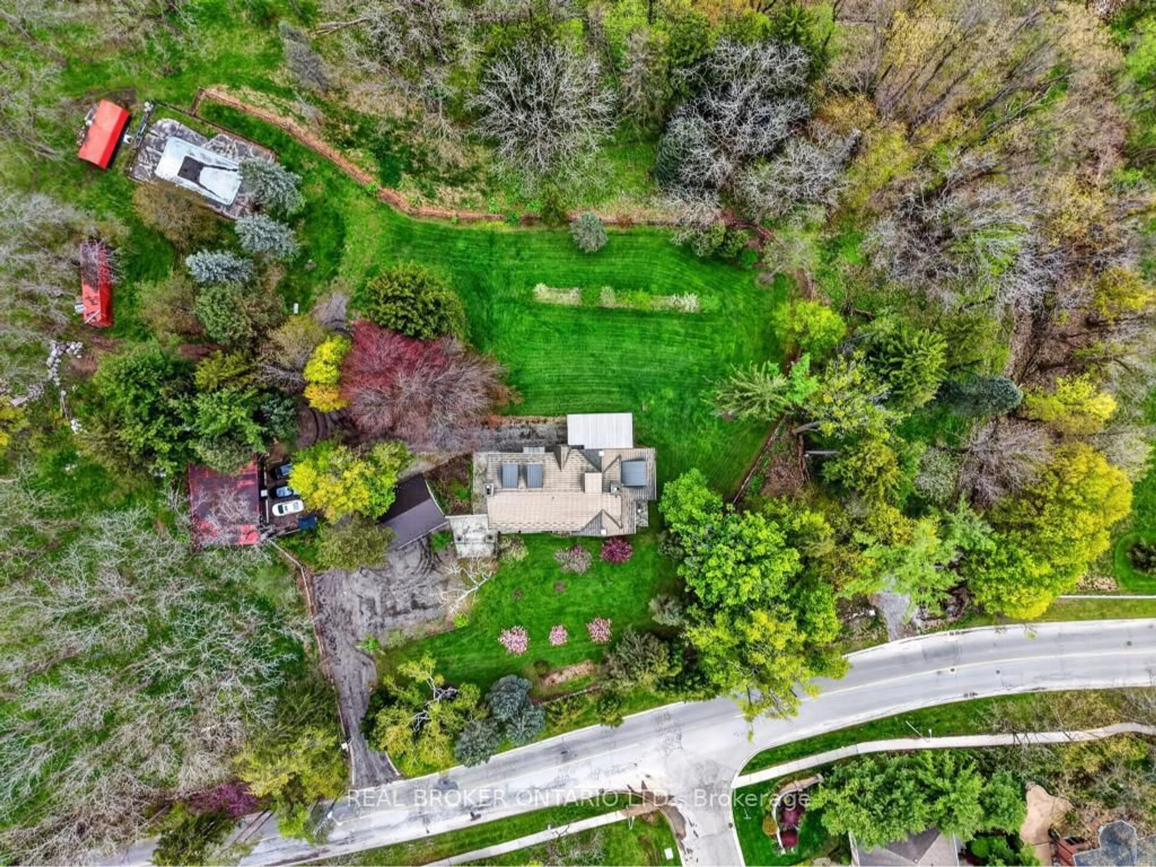 A pic from outside/outdoor area/front of a property/back of a property/a pic from drone, street for 353 Sulphur Springs Rd, Hamilton Ontario L9G 4T7