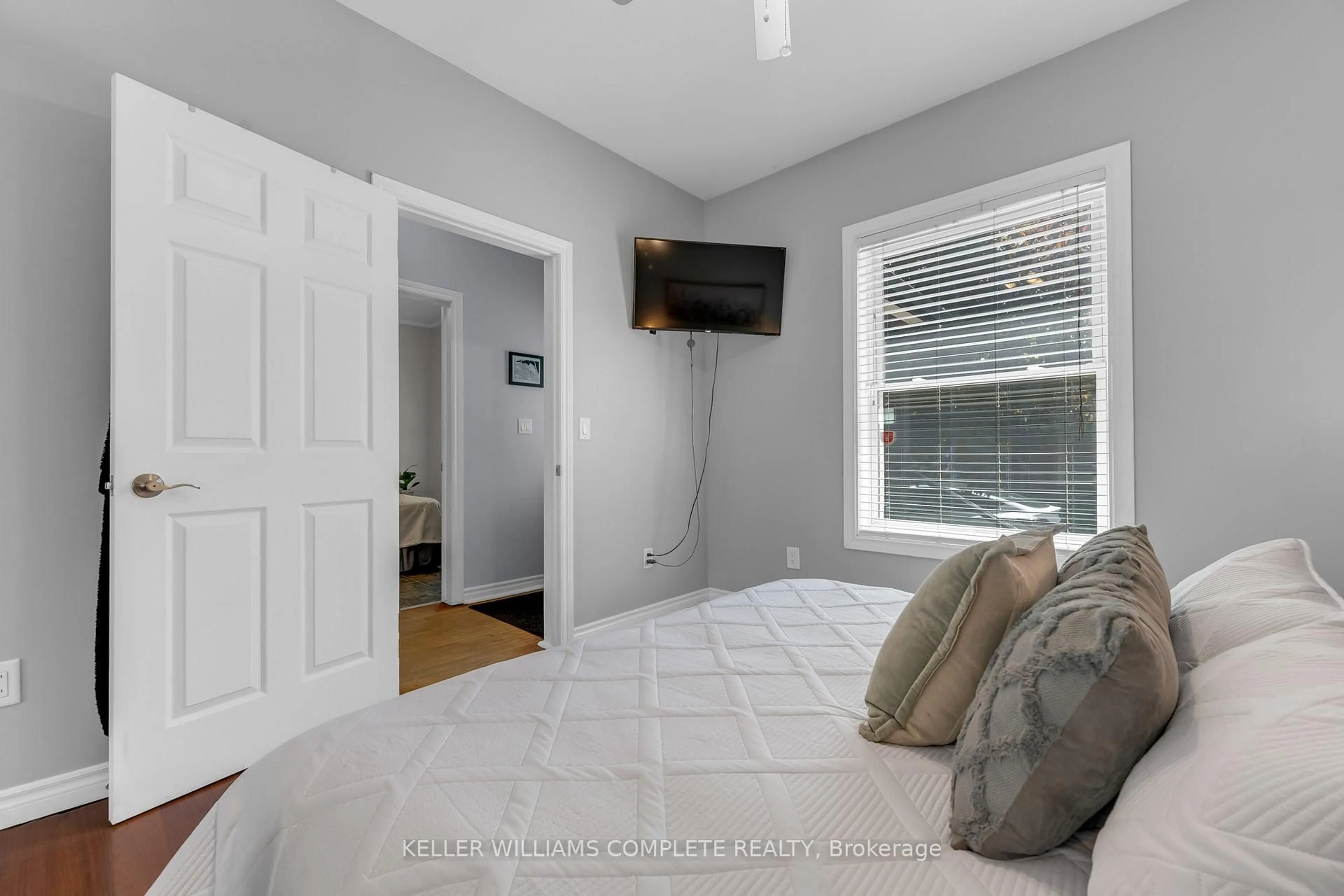 Bedroom with bed, unknown for 110 Oak St, Brantford Ontario N3T 2B5
