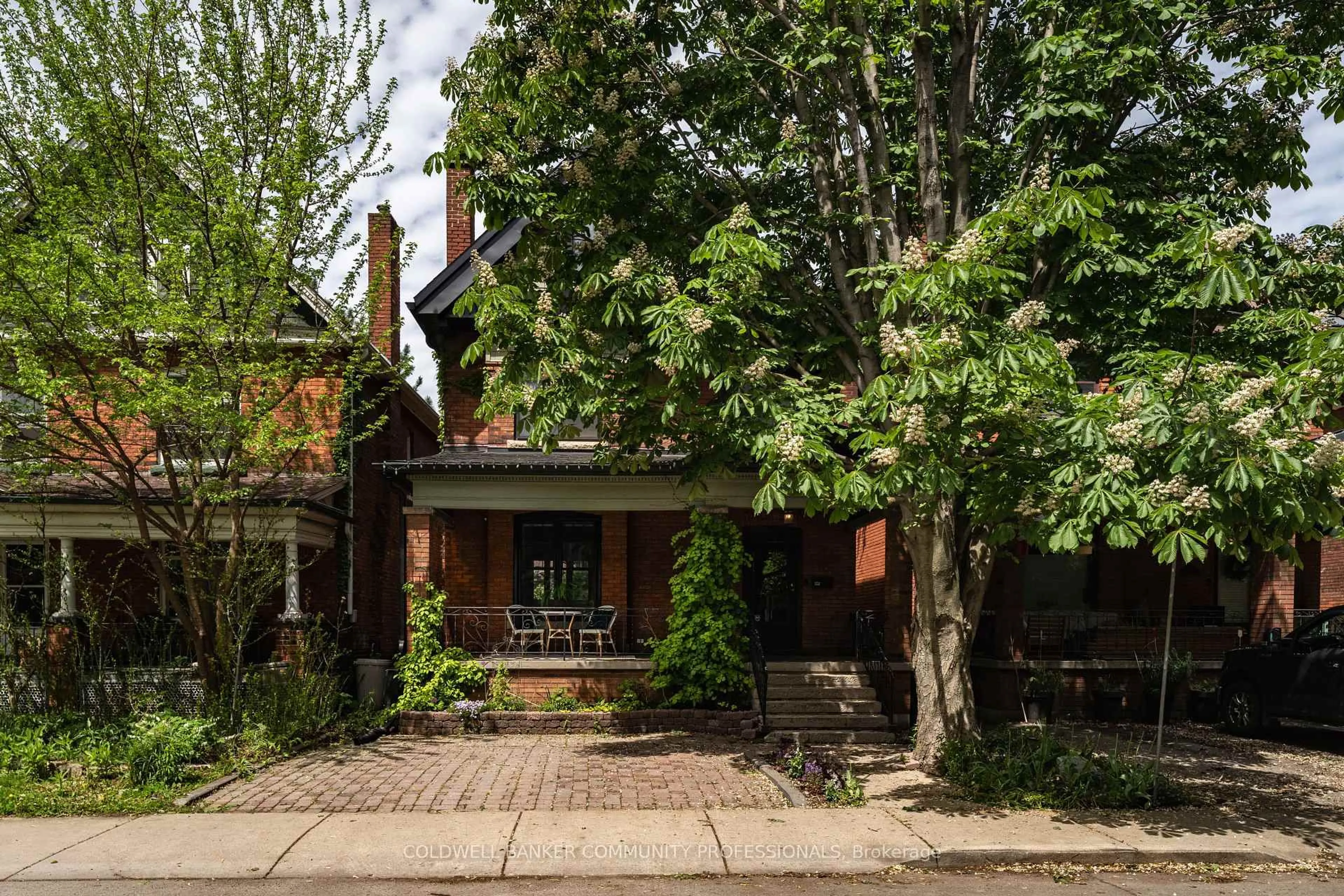 Home with brick exterior material, street for 44 St Clair Ave, Hamilton Ontario L8M 2N3