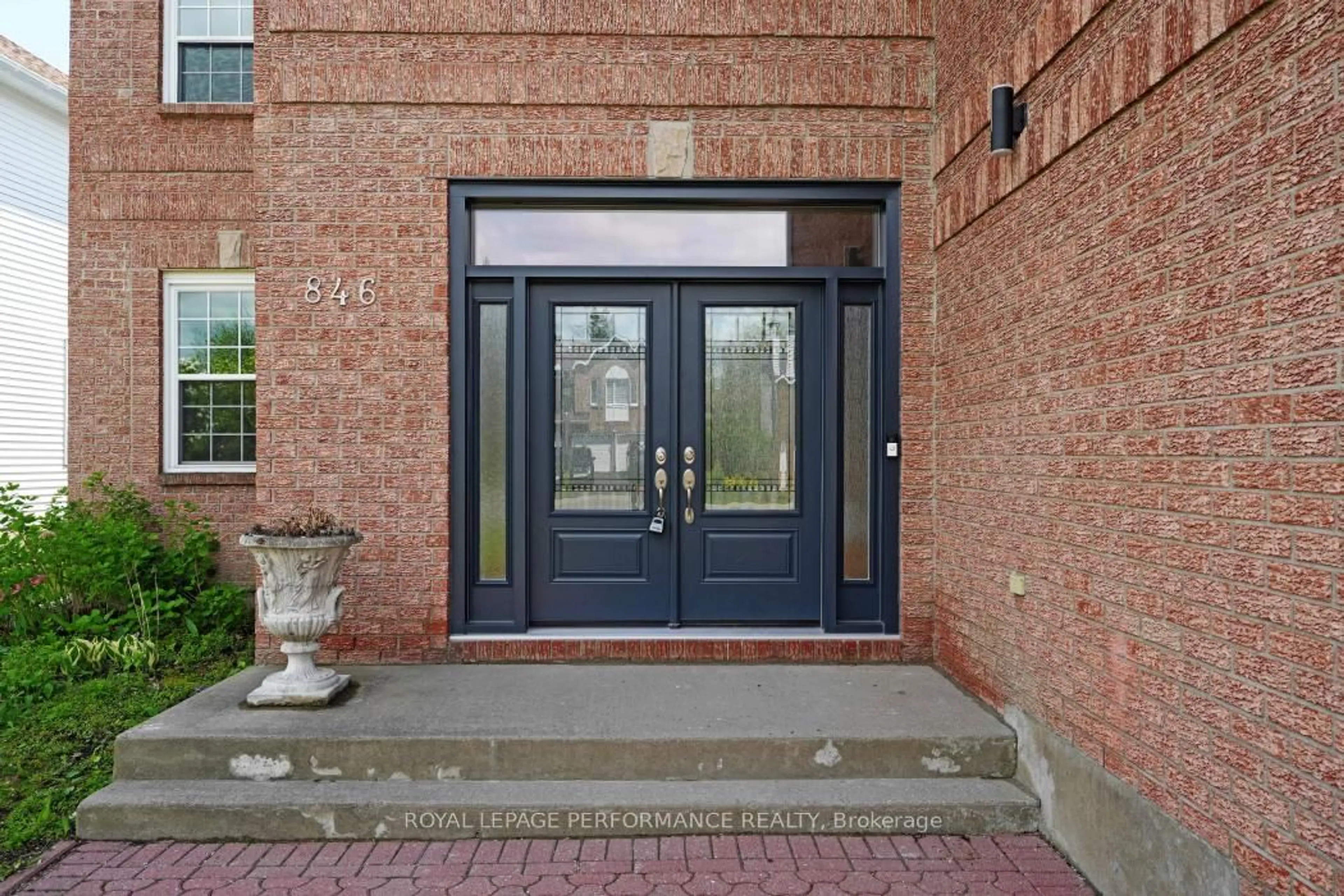 Indoor entryway for 846 Montcrest Dr, Orleans Ontario K4A 3C2