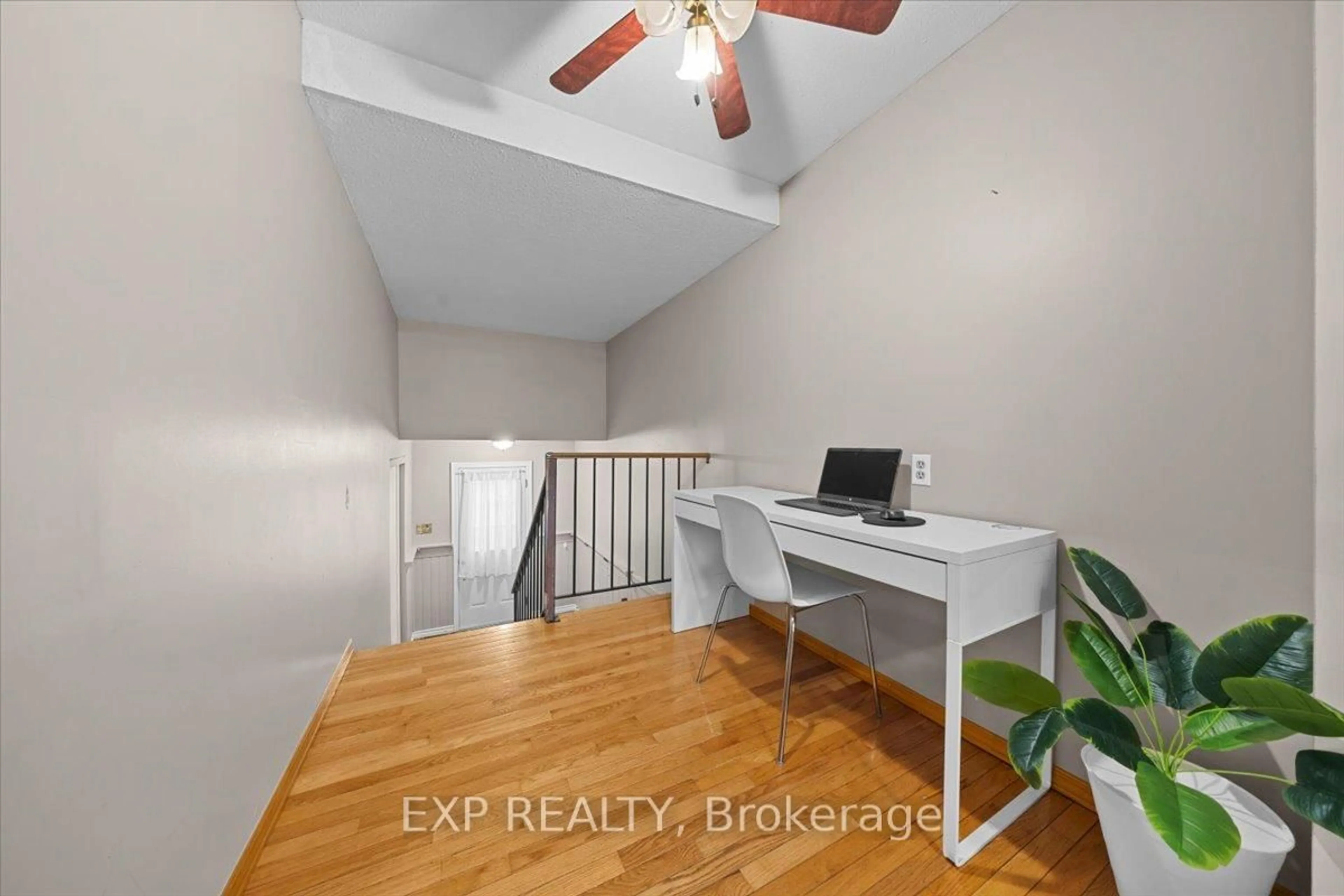 A pic of a room for 140 Castlegreen Private, Ottawa Ontario K1T 3N2
