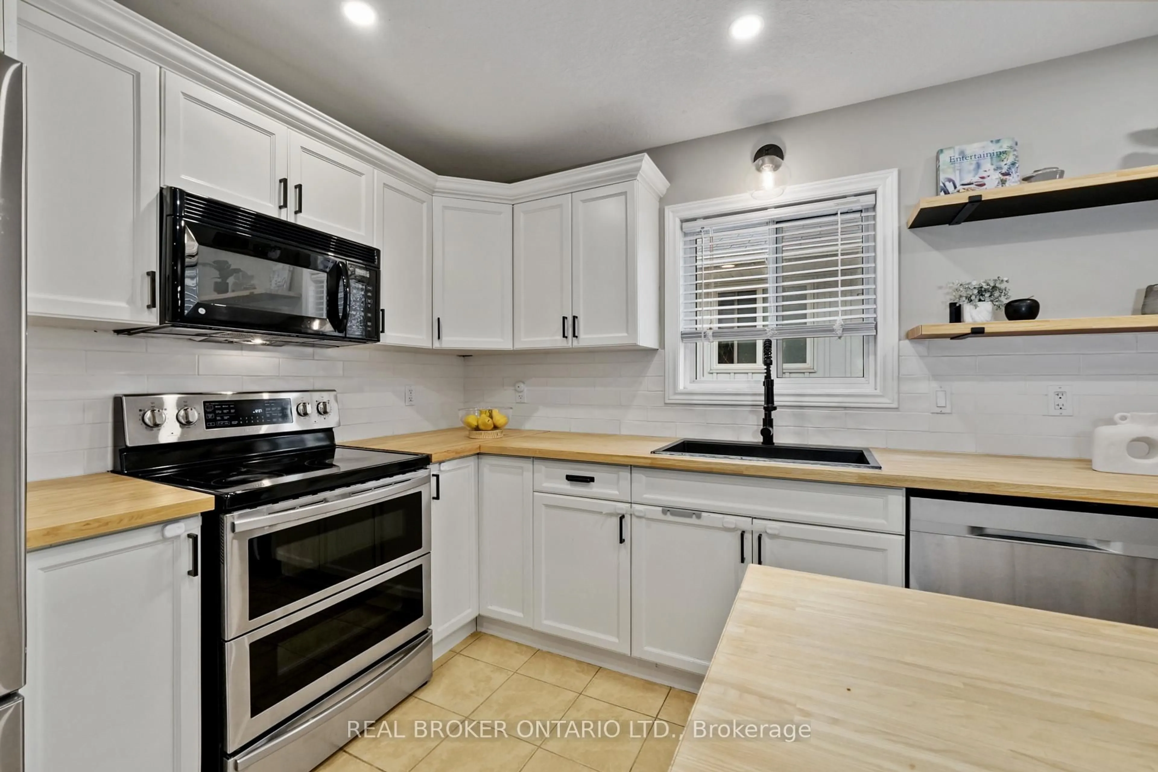 Unknown for 31 Fox Den Dr, Brighton Ontario K0K 1H0
