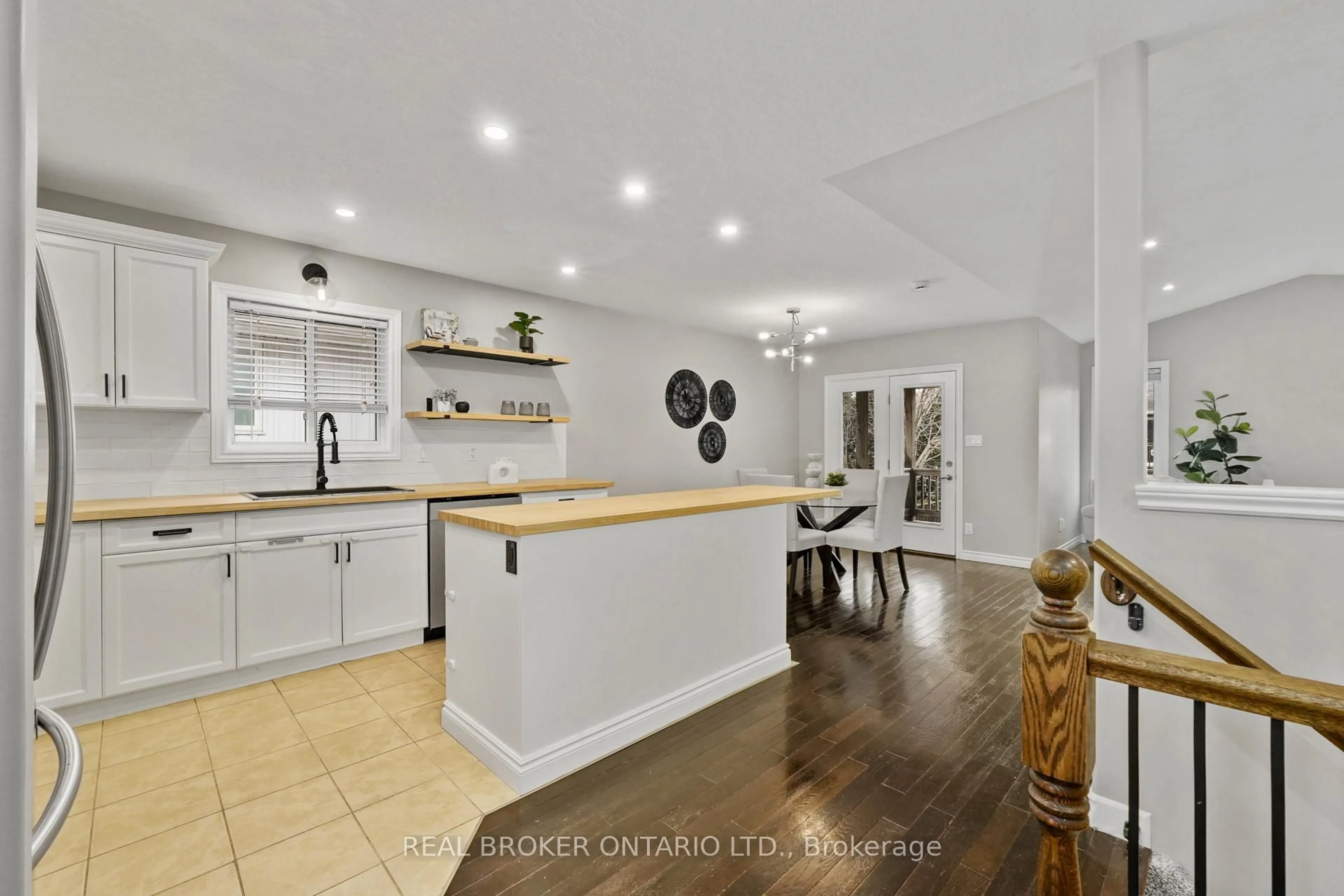 Open concept kitchen, ceramic/tile floor for 31 Fox Den Dr, Brighton Ontario K0K 1H0