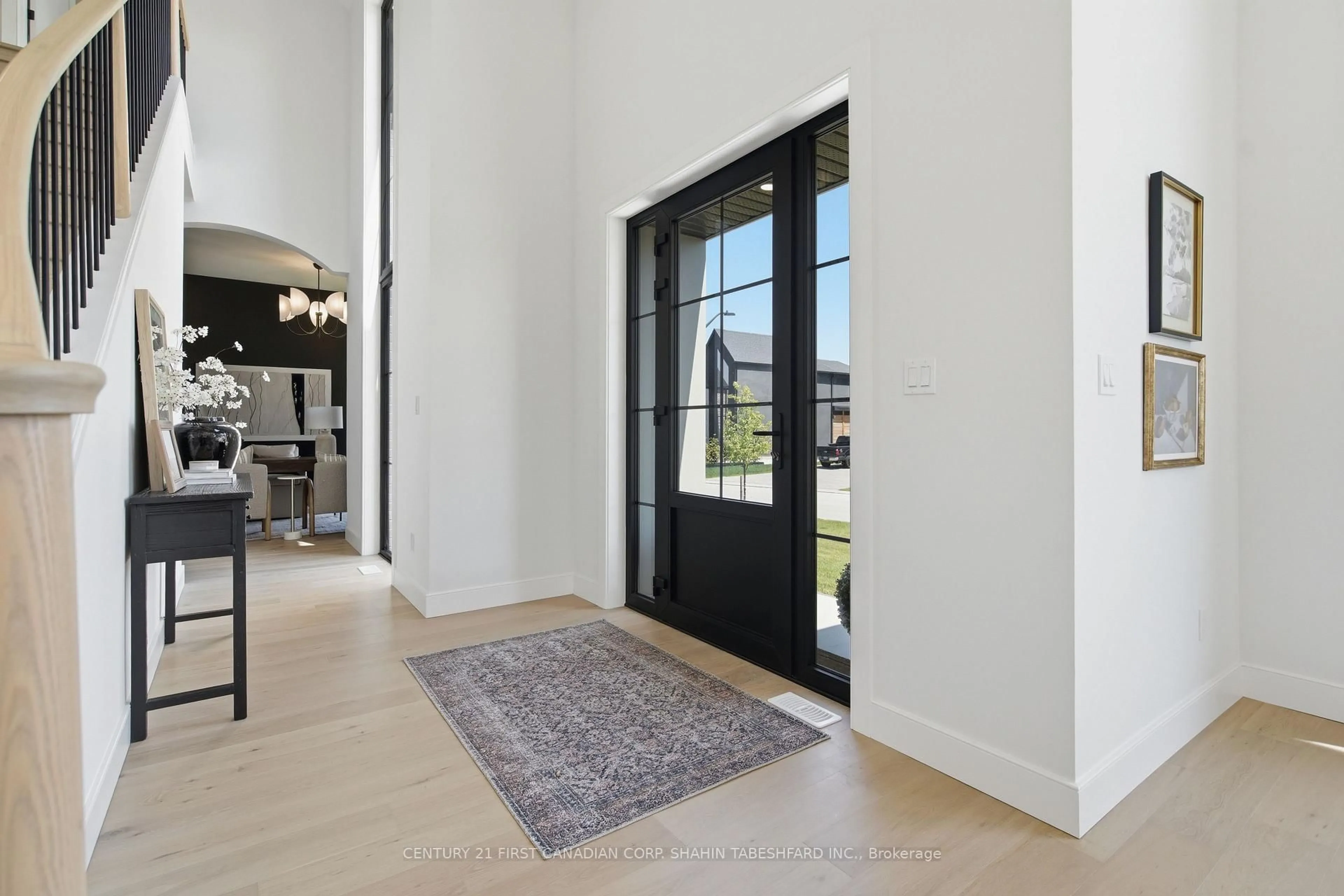 Indoor entryway for 4 Edgeview Cres, Middlesex Centre Ontario N0L 1R0