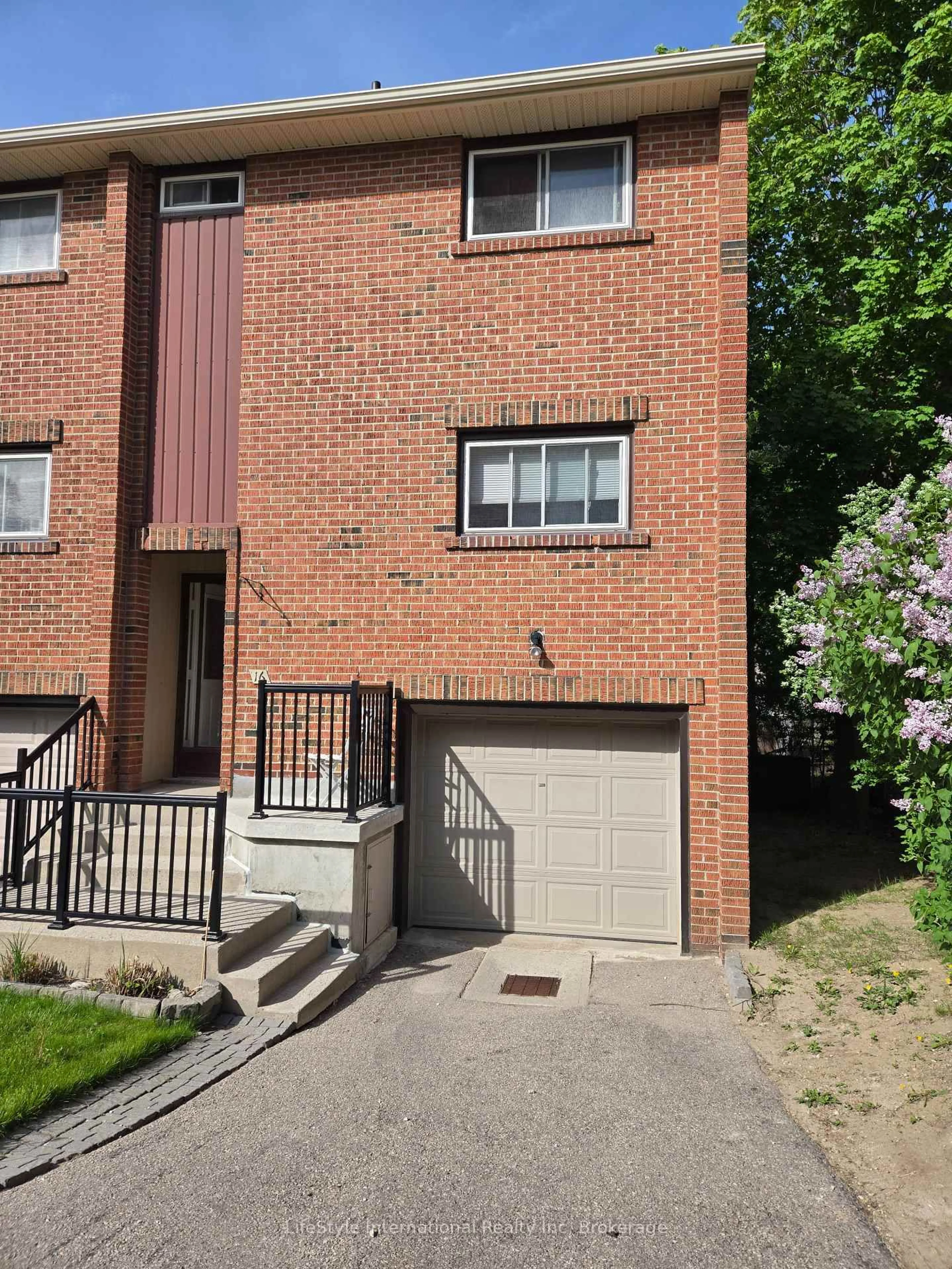 Home with brick exterior material, street for 201 Silvercreek Pkwy #16, Guelph Ontario N1H 3T4