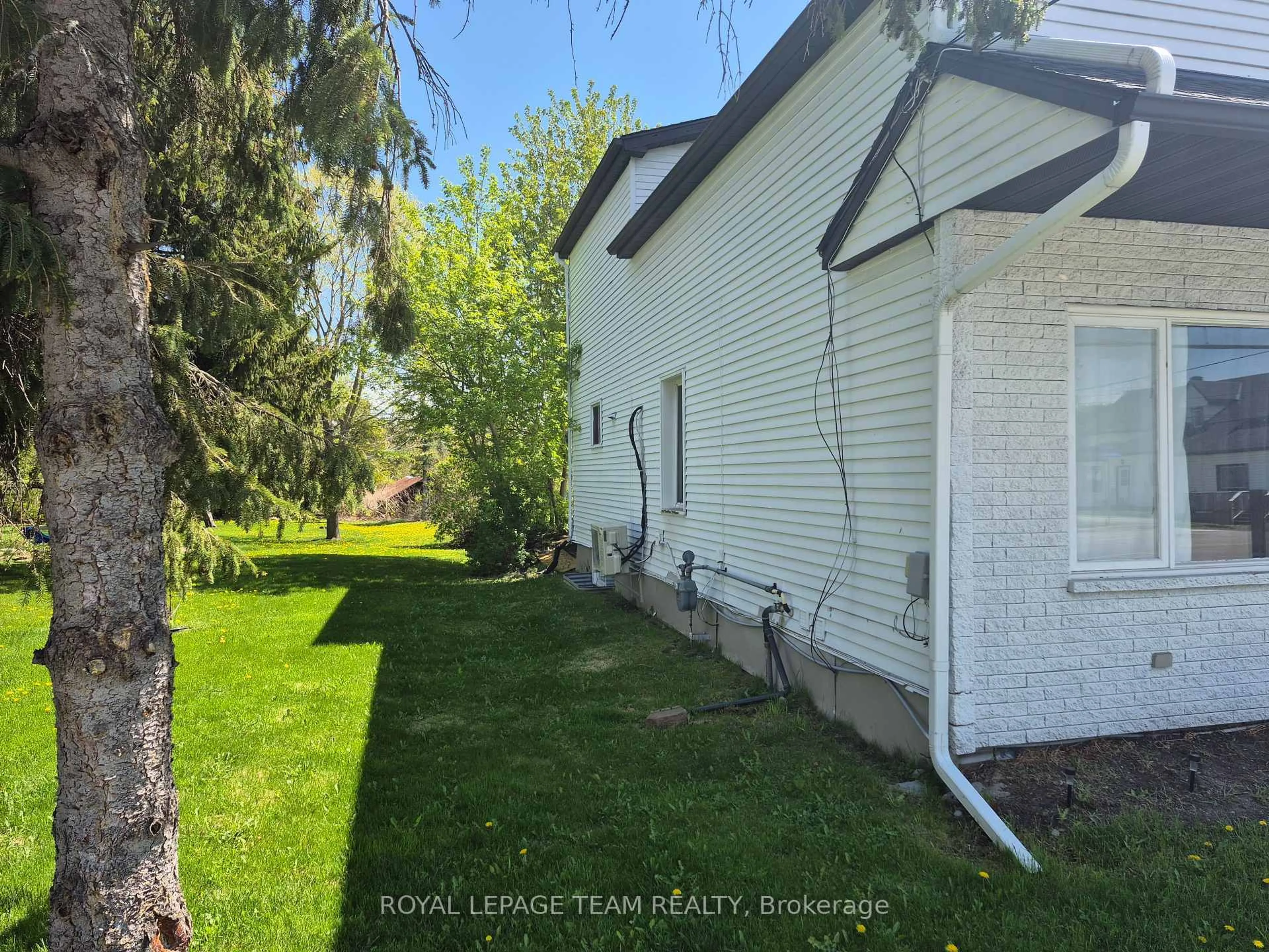 A pic from outside/outdoor area/front of a property/back of a property/a pic from drone, street for 3267 Yorks Corners Rd, Kenmore Ontario K0A 2G0