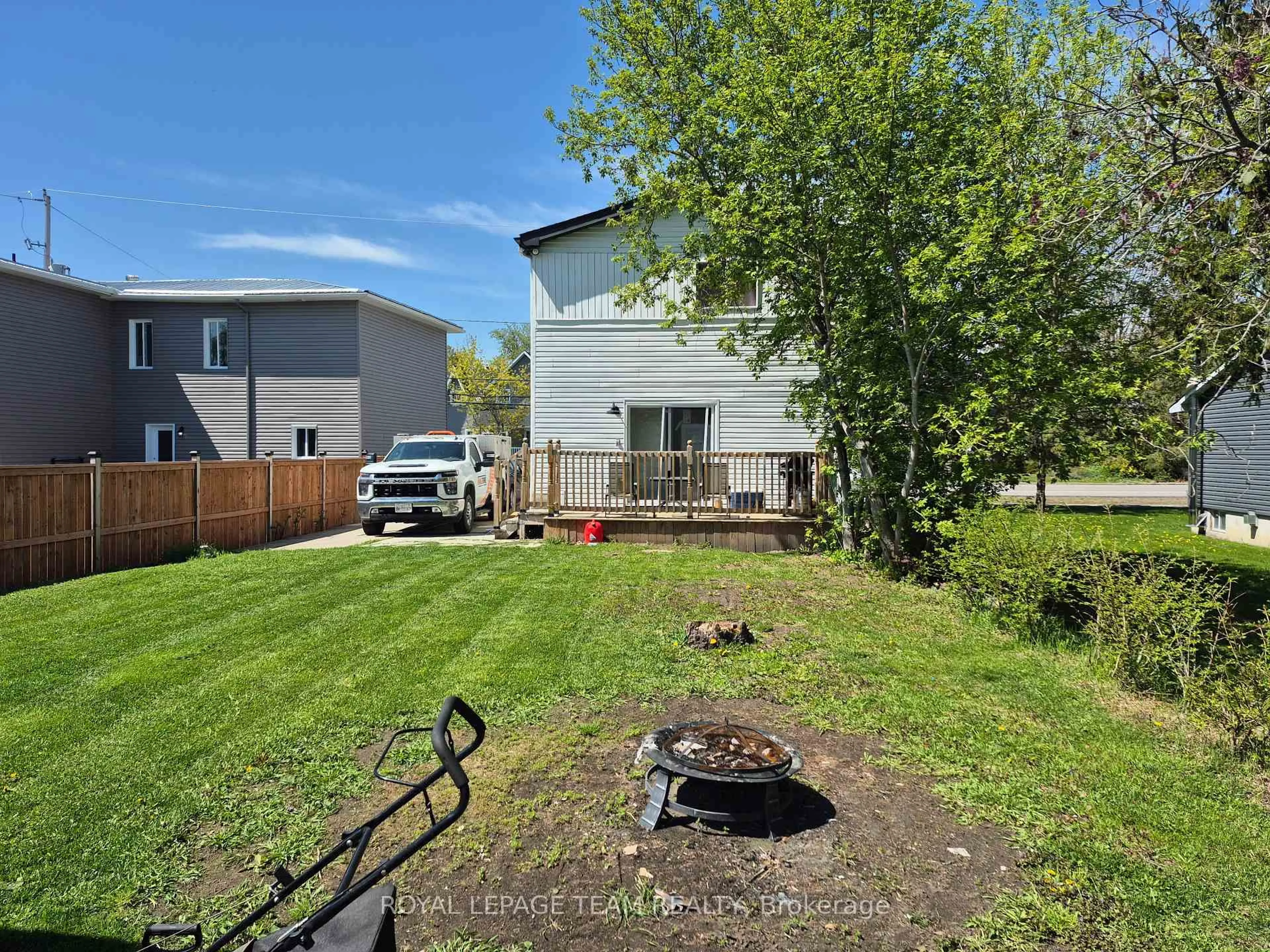 A pic from outside/outdoor area/front of a property/back of a property/a pic from drone, unknown for 3267 Yorks Corners Rd, Kenmore Ontario K0A 2G0