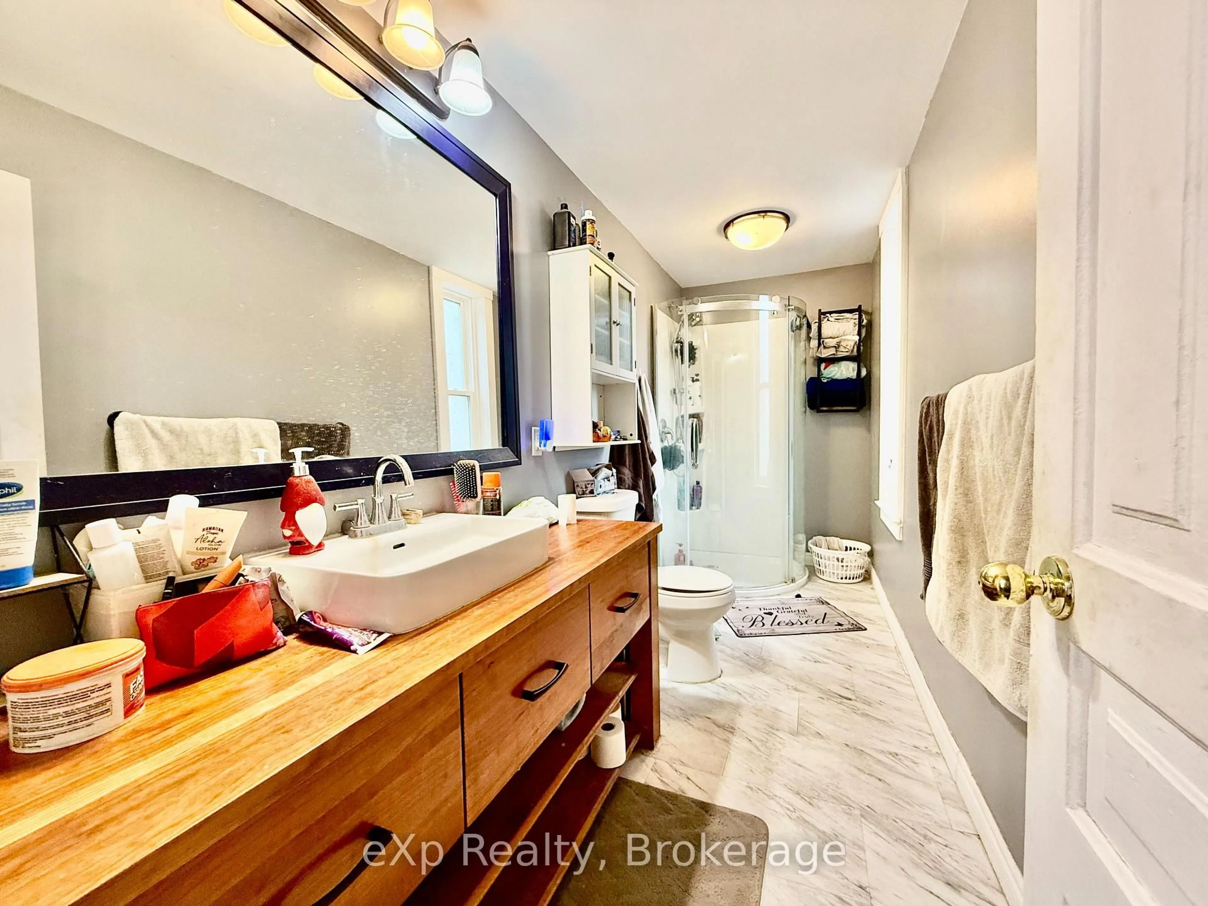 Contemporary bathroom, ceramic/tile floor for 388 11TH St, Hanover Ontario N4N 1S5