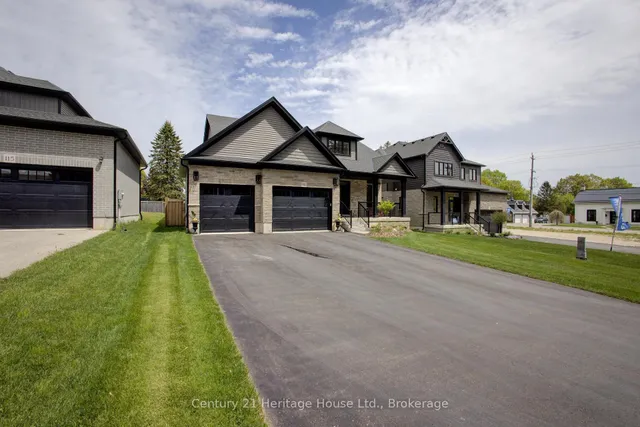 111 Eccles Ave, West Grey 2