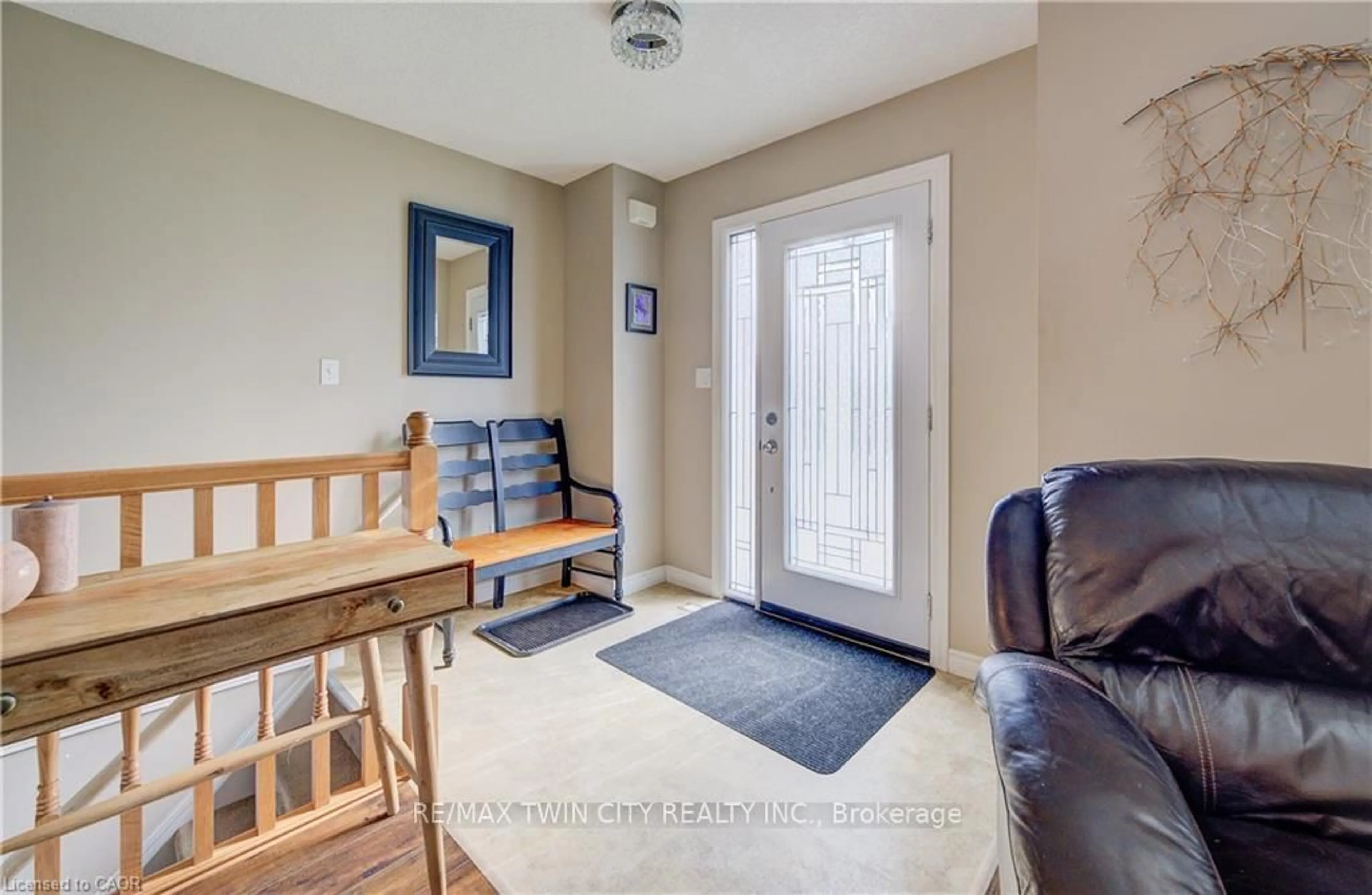 Indoor entryway for 30 Teeple St, Woodstock Ontario N4S 3Y7