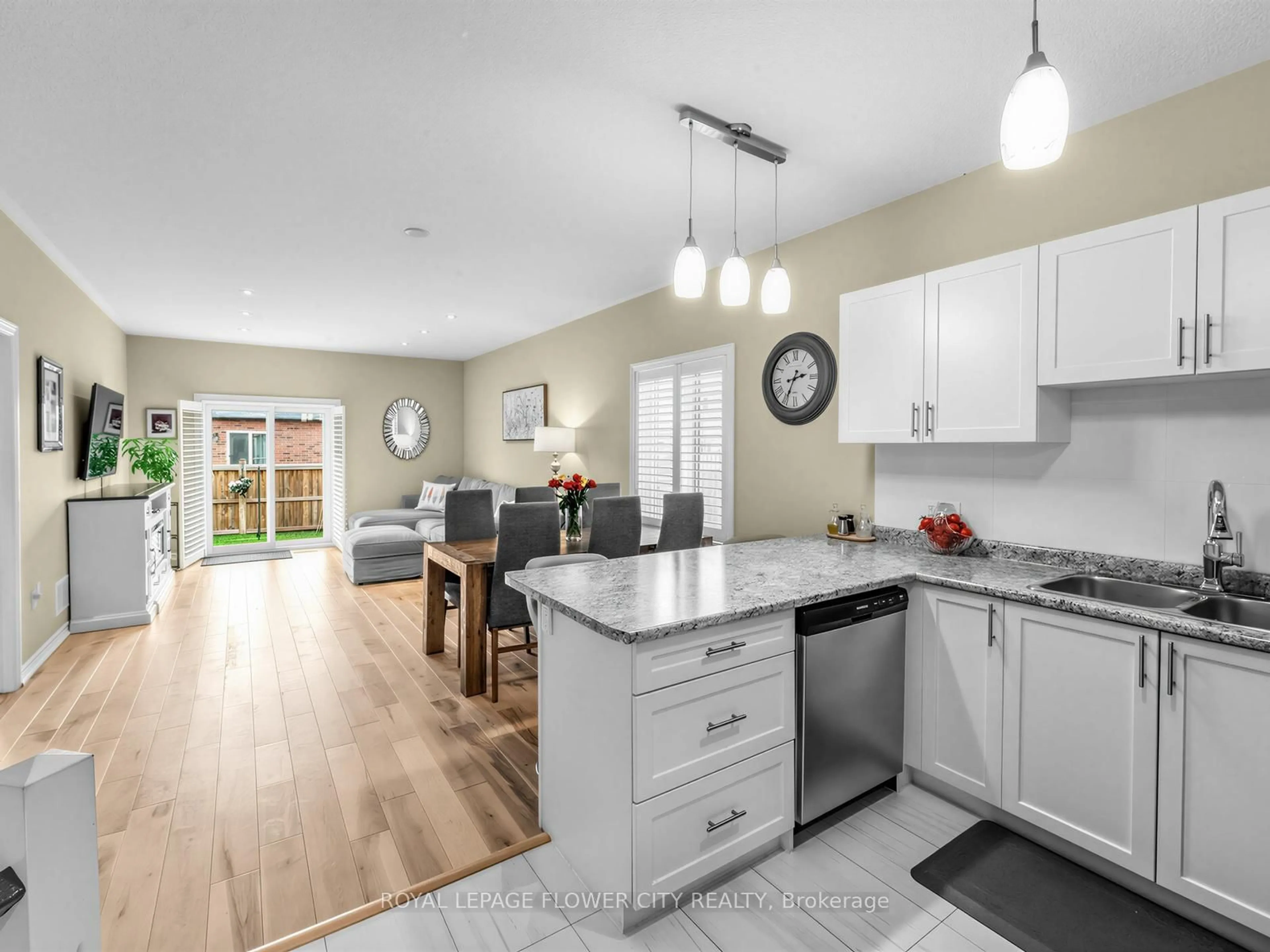 Open concept kitchen, unknown for 42 Cittadella Blvd, Hamilton Ontario L0R 1P0