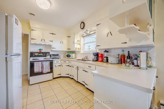 24 Winslow Cres, Thorold 5