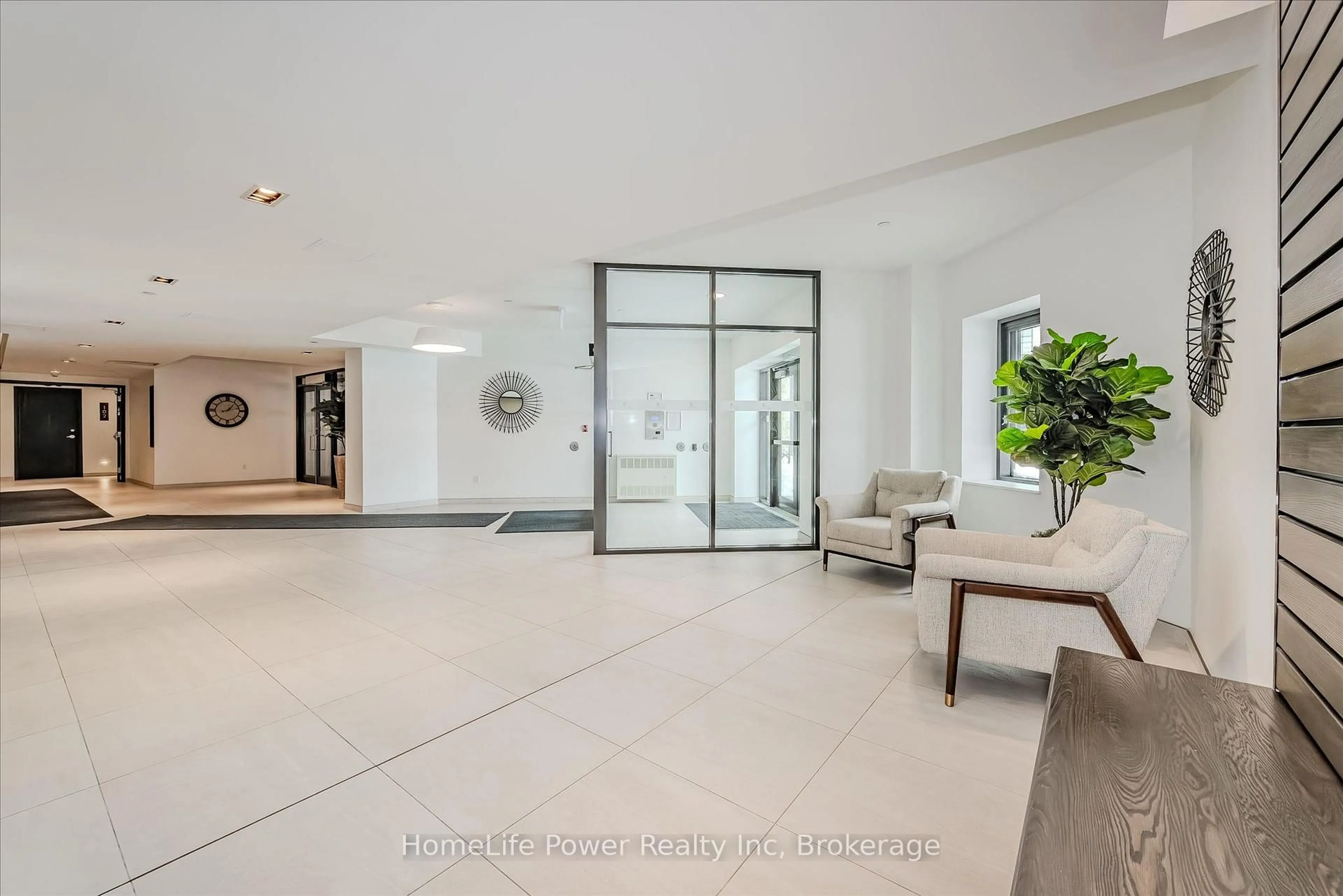Indoor foyer for 332 Gosling Gdns #803, Guelph Ontario N1L 0P8