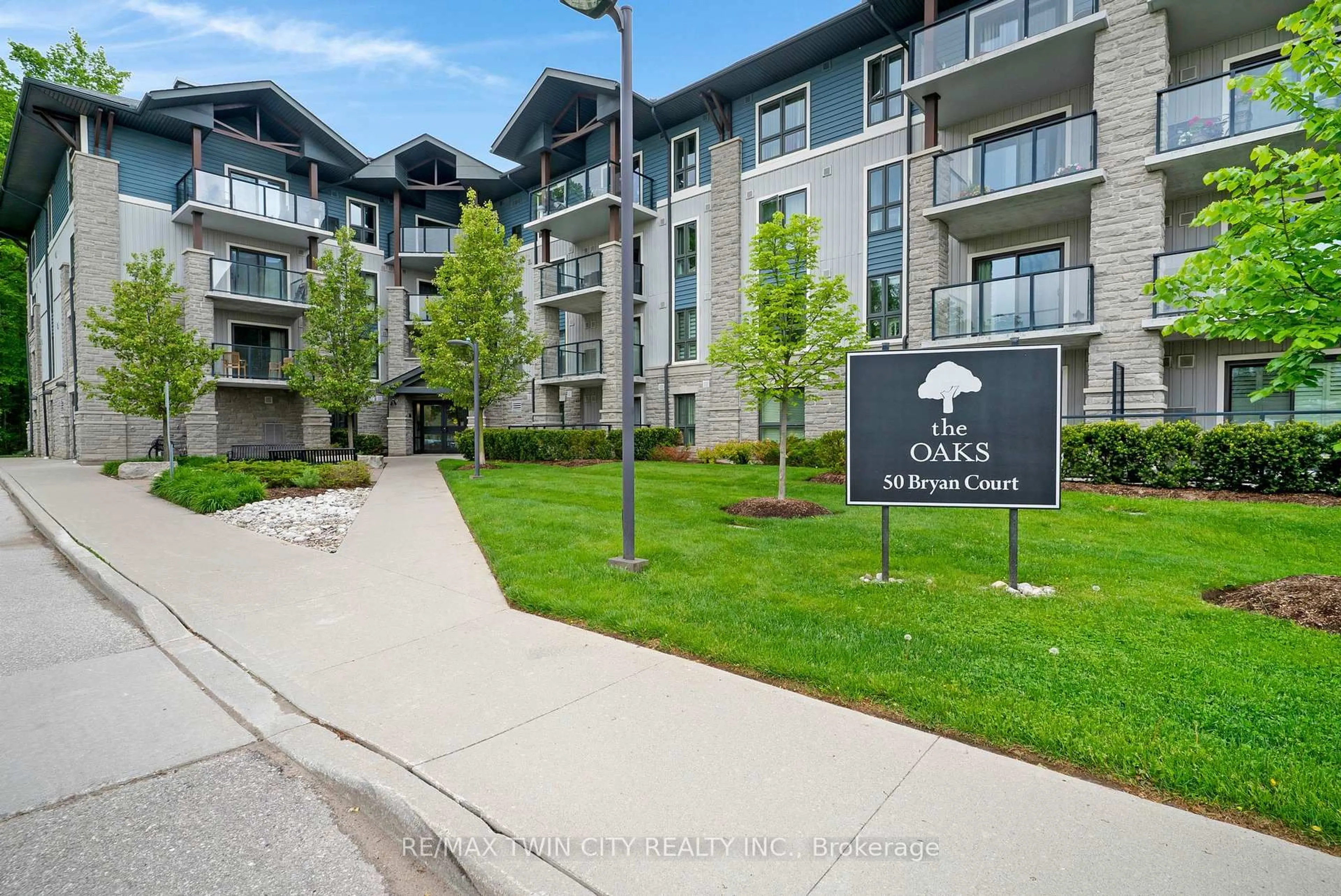 Patio, water/lake/river/ocean view for 50 Bryan Crt #LL06, Kitchener Ontario N2A 4N4