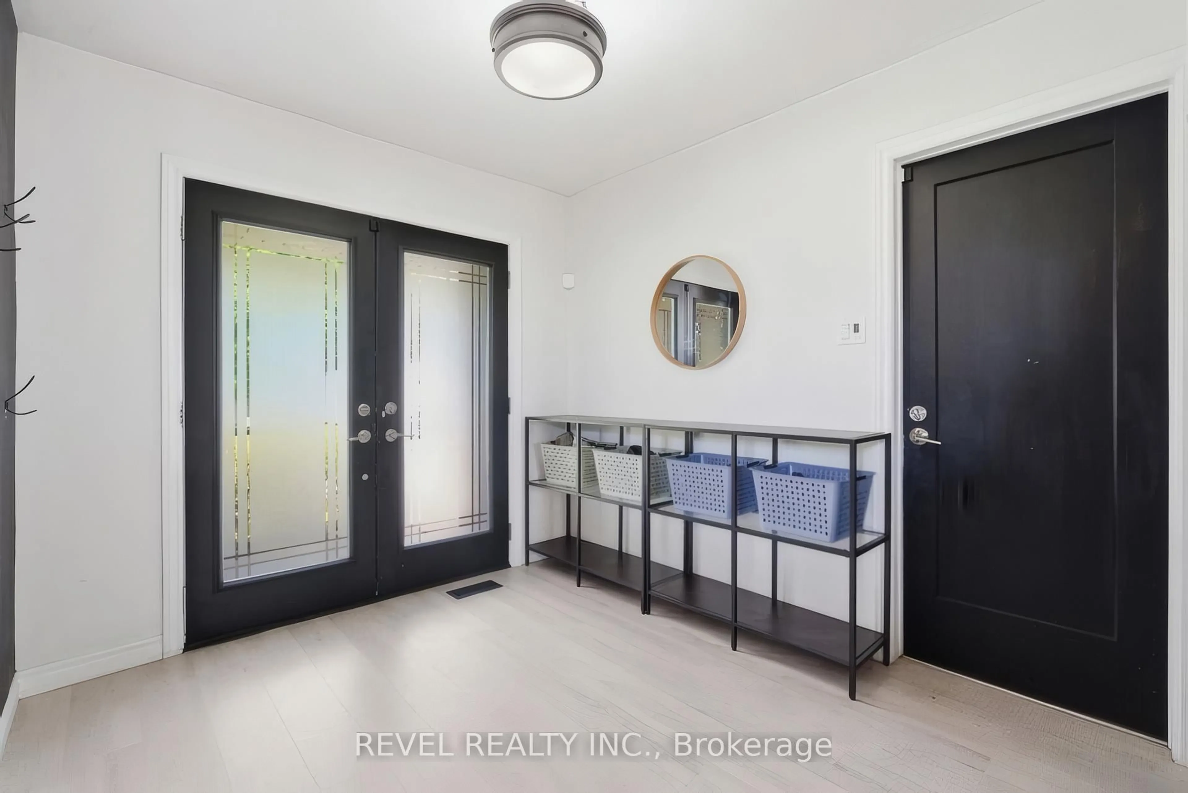 Indoor entryway for 9 High Crest Lane, Woolwich Ontario N0B 2N0
