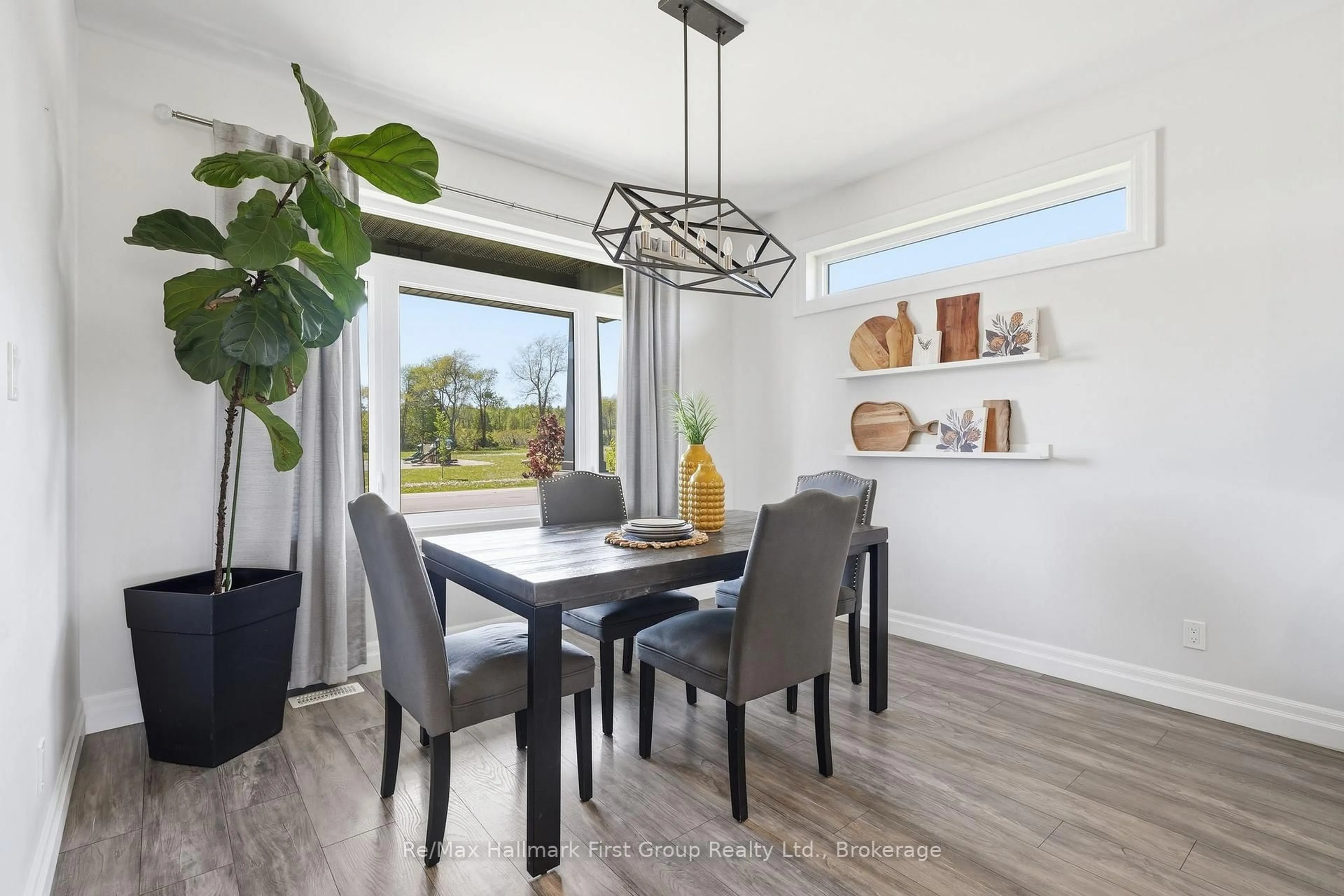 Dining room, wood/laminate floor for 12 Ambrosia Terr, Quinte West Ontario K8V 0G6