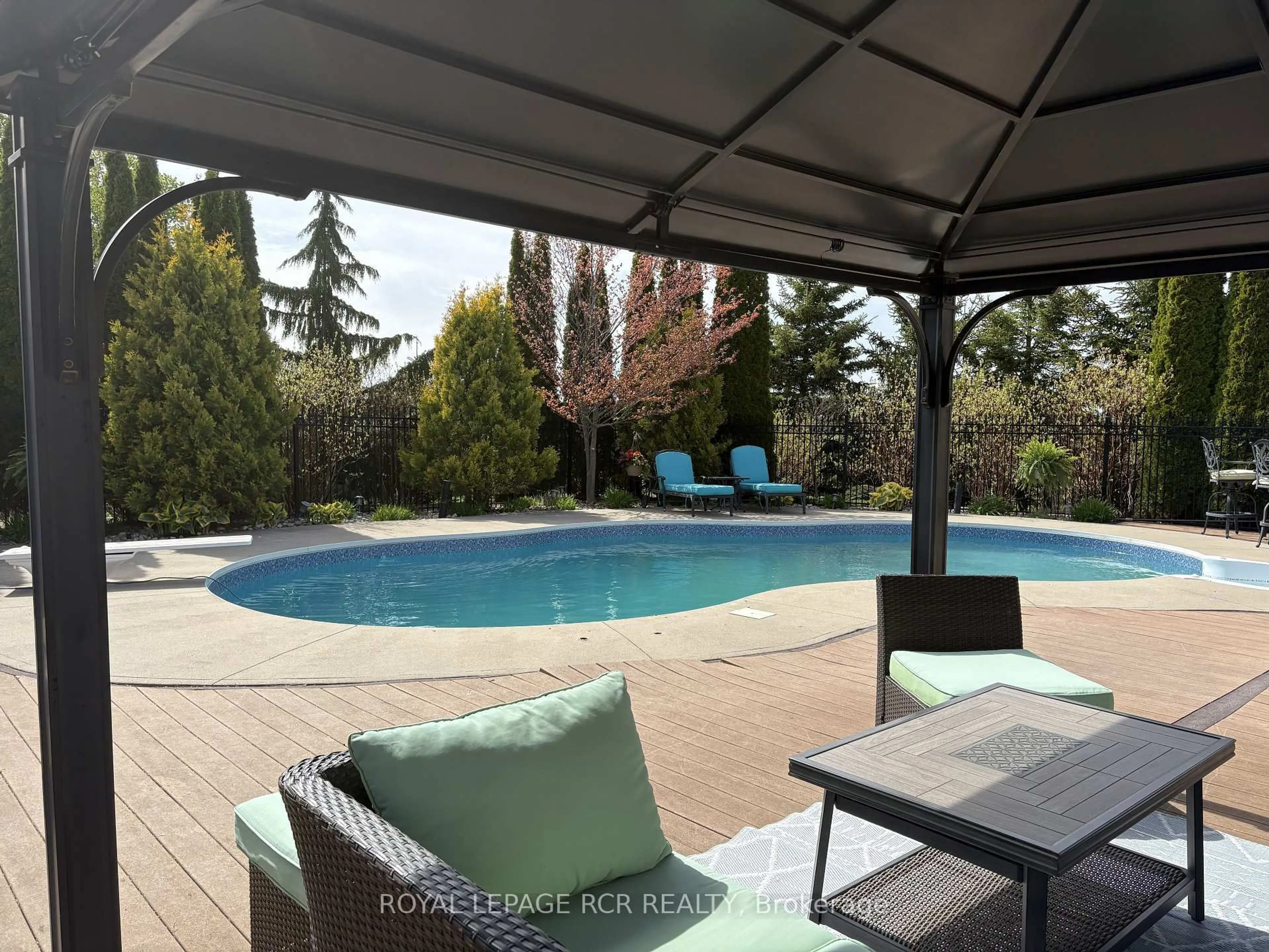 Pool for 27 Island Lake Rd, Mono Ontario L9W 5K3