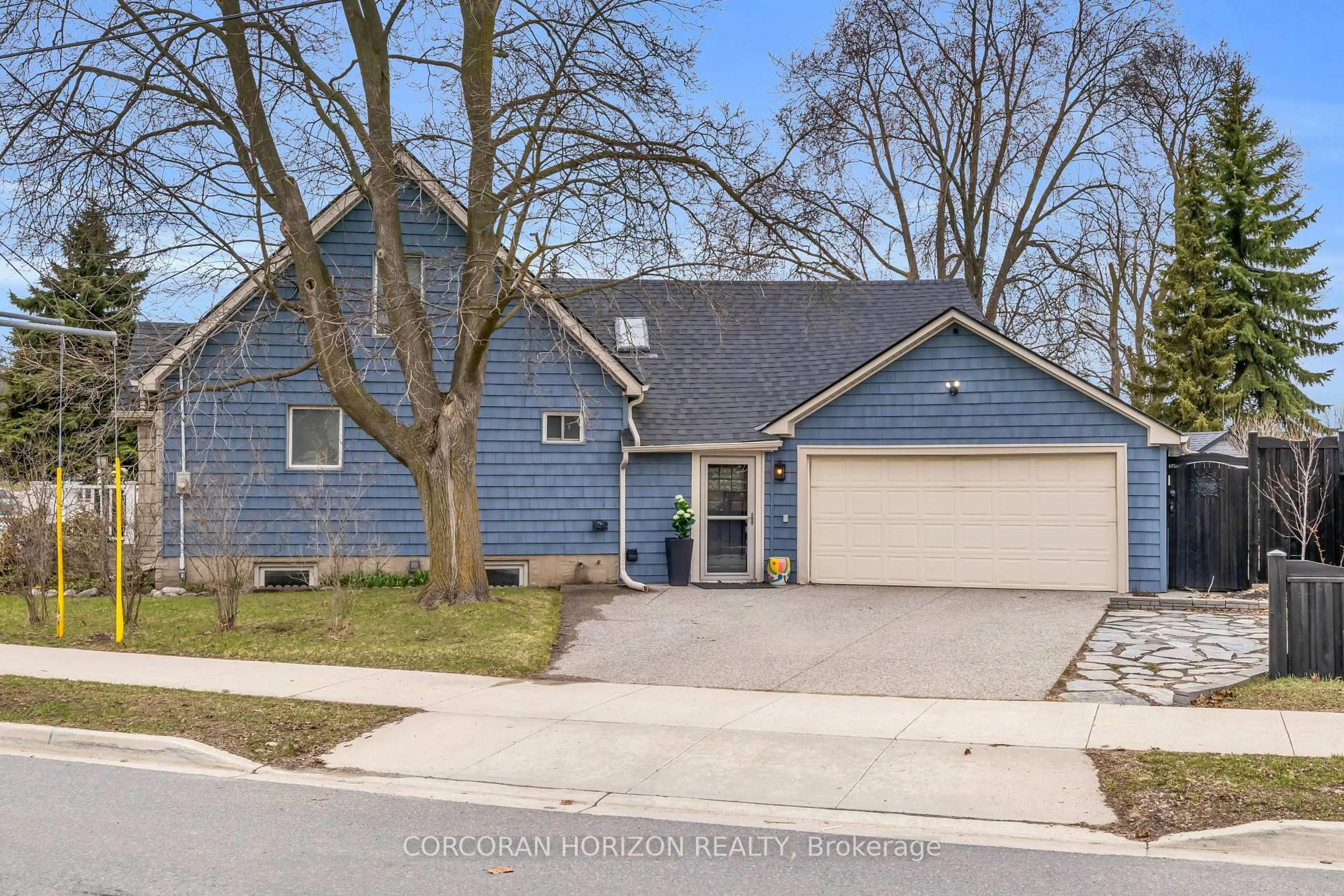 Home with vinyl exterior material, street for 296 Weber St, Kitchener Ontario N2H 1G2
