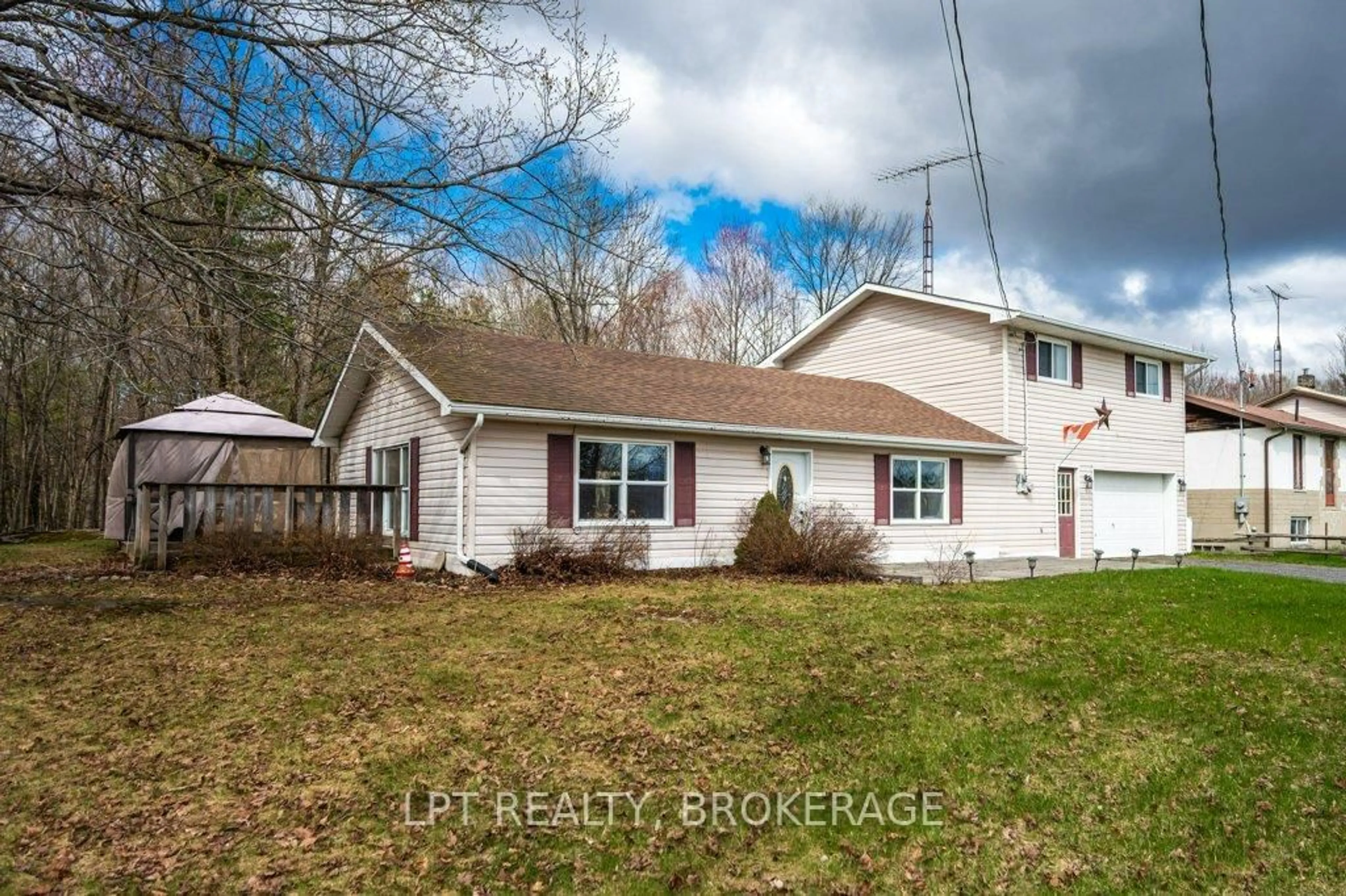 A pic from outside/outdoor area/front of a property/back of a property/a pic from drone, street for 10551 Hwy 38 Highway, Parham Ontario K0H 2K0