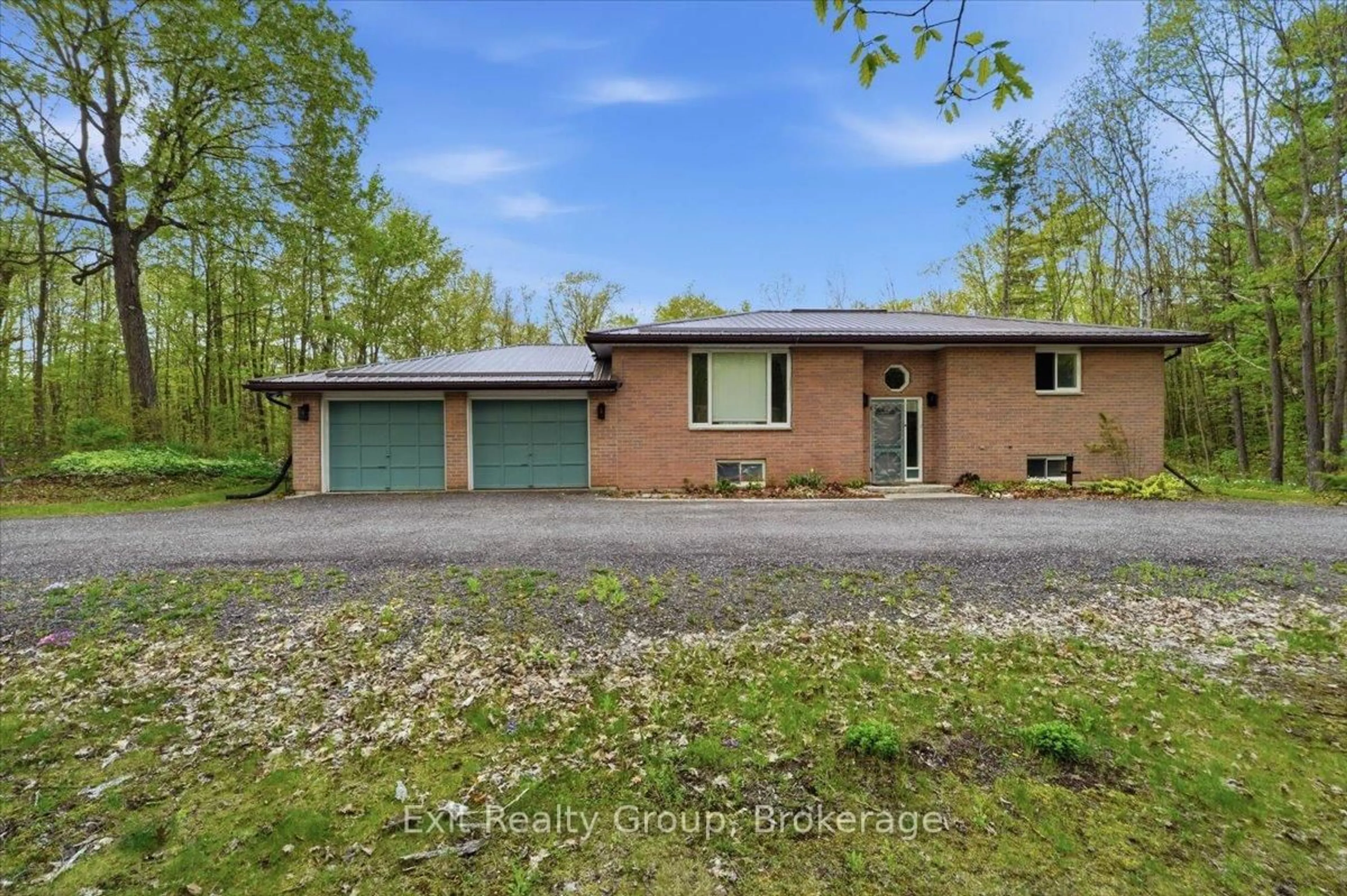 A pic from outside/outdoor area/front of a property/back of a property/a pic from drone, unknown for 139 Marble Point Rd, Limoges Ontario K0K 2M0