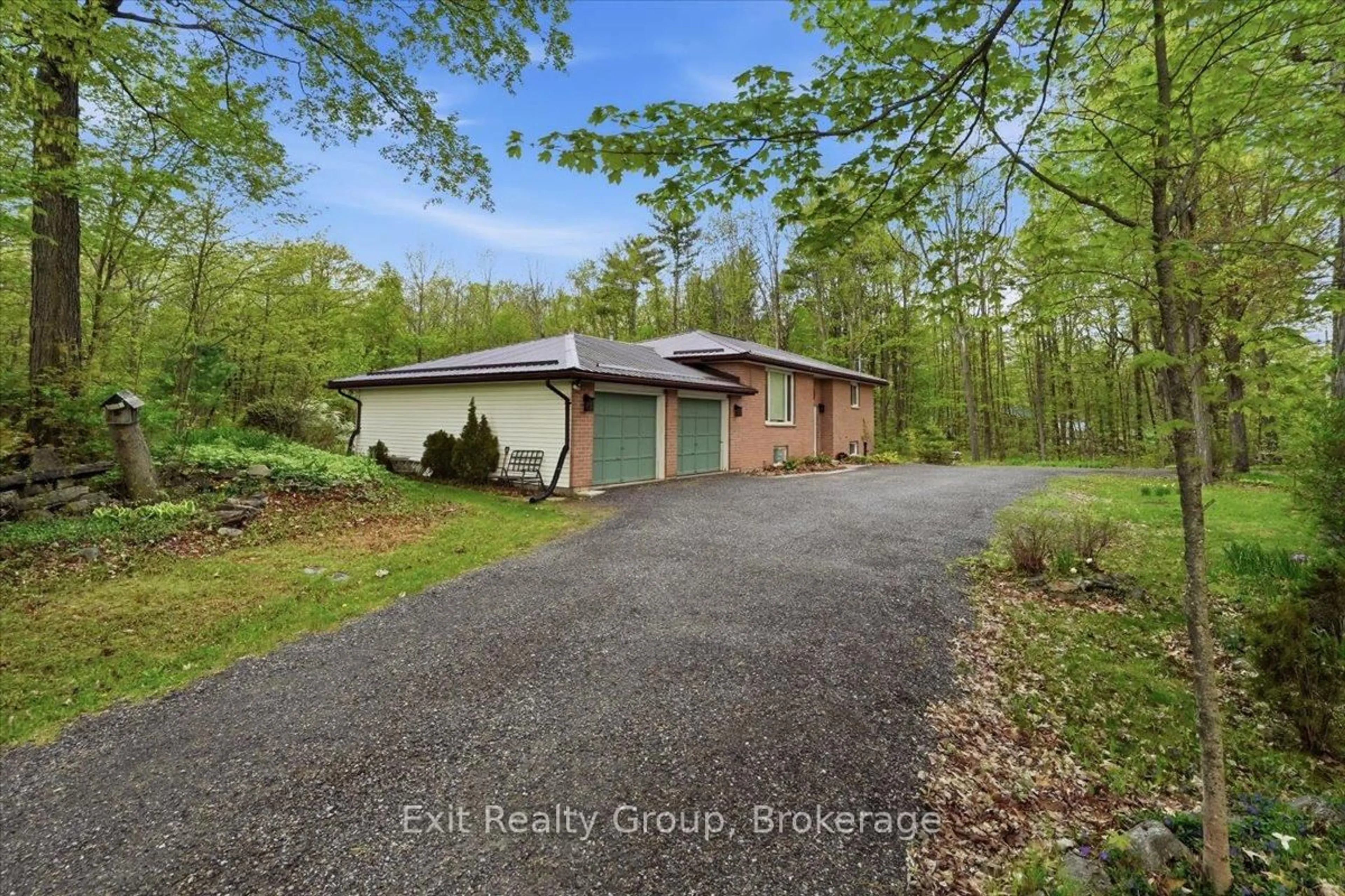 A pic from outside/outdoor area/front of a property/back of a property/a pic from drone, unknown for 139 Marble Point Rd, Limoges Ontario K0K 2M0
