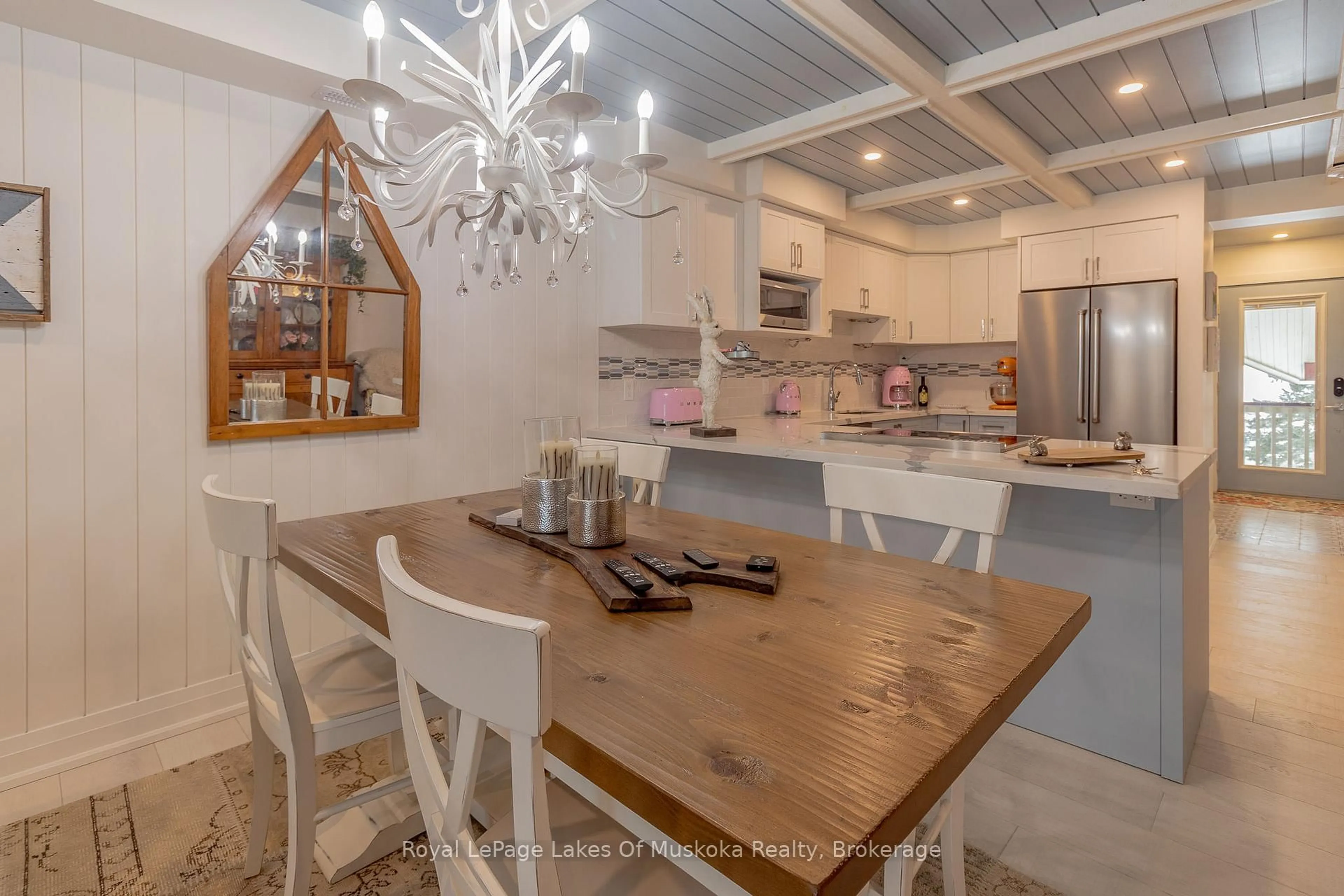 Open concept kitchen, unknown for 10 Coveside Dr #208, Huntsville Ontario P1H 1C3