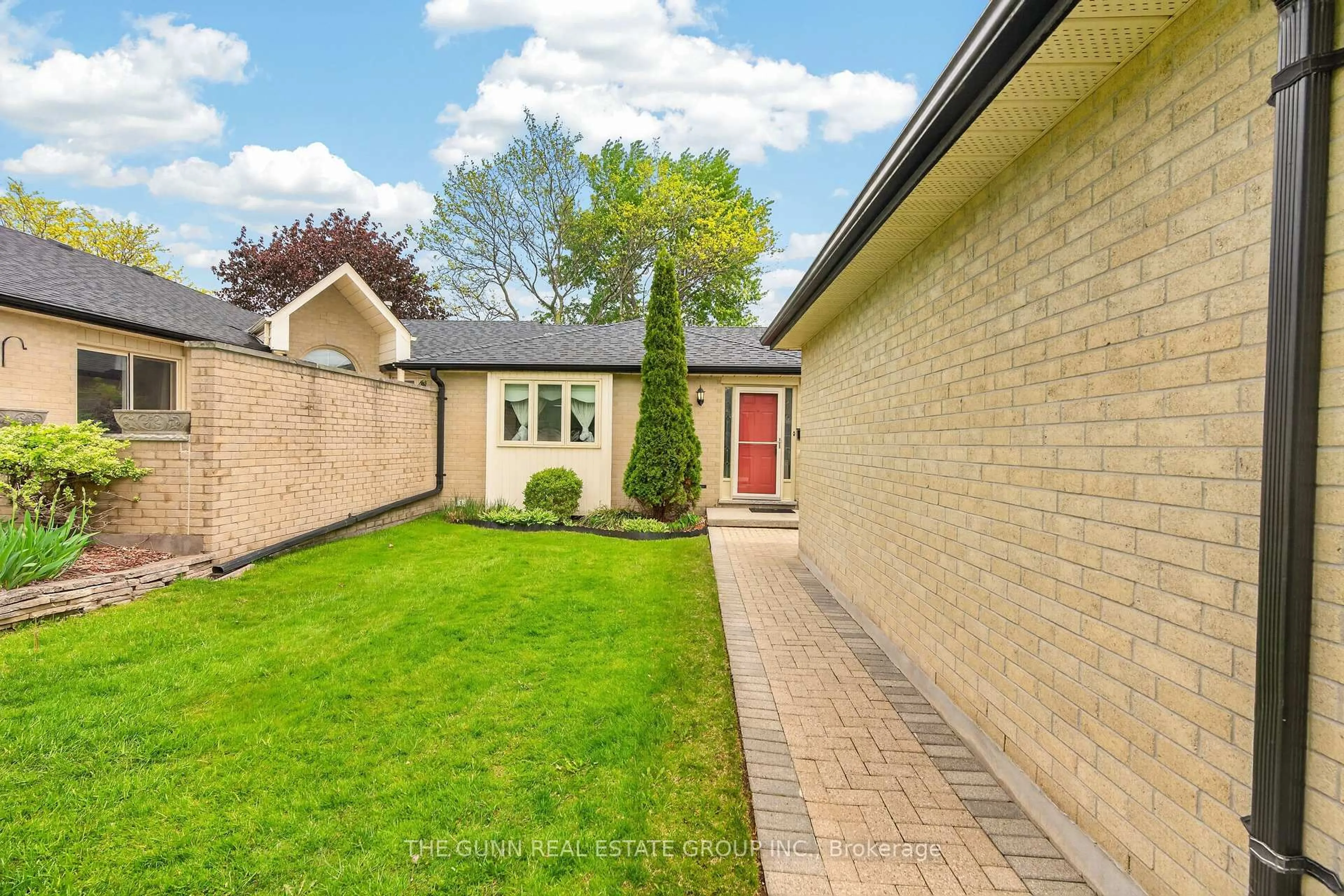 Home with brick exterior material, street for 211 Pine Valley Dr #31, London South Ontario N6J 4W5