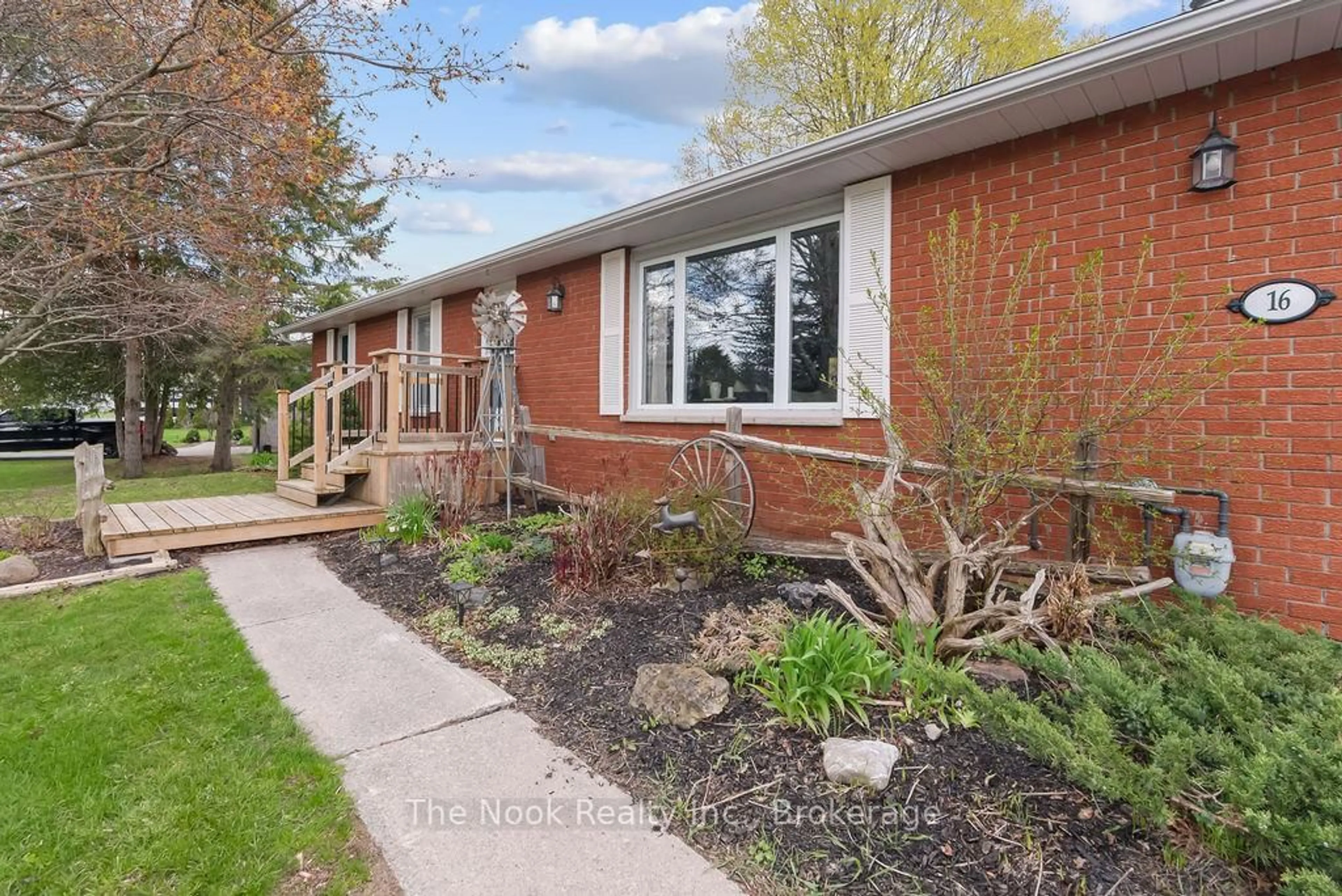 Home with brick exterior material, street for 16 Robmar Cres, Kawartha Lakes Ontario K0M 2J0