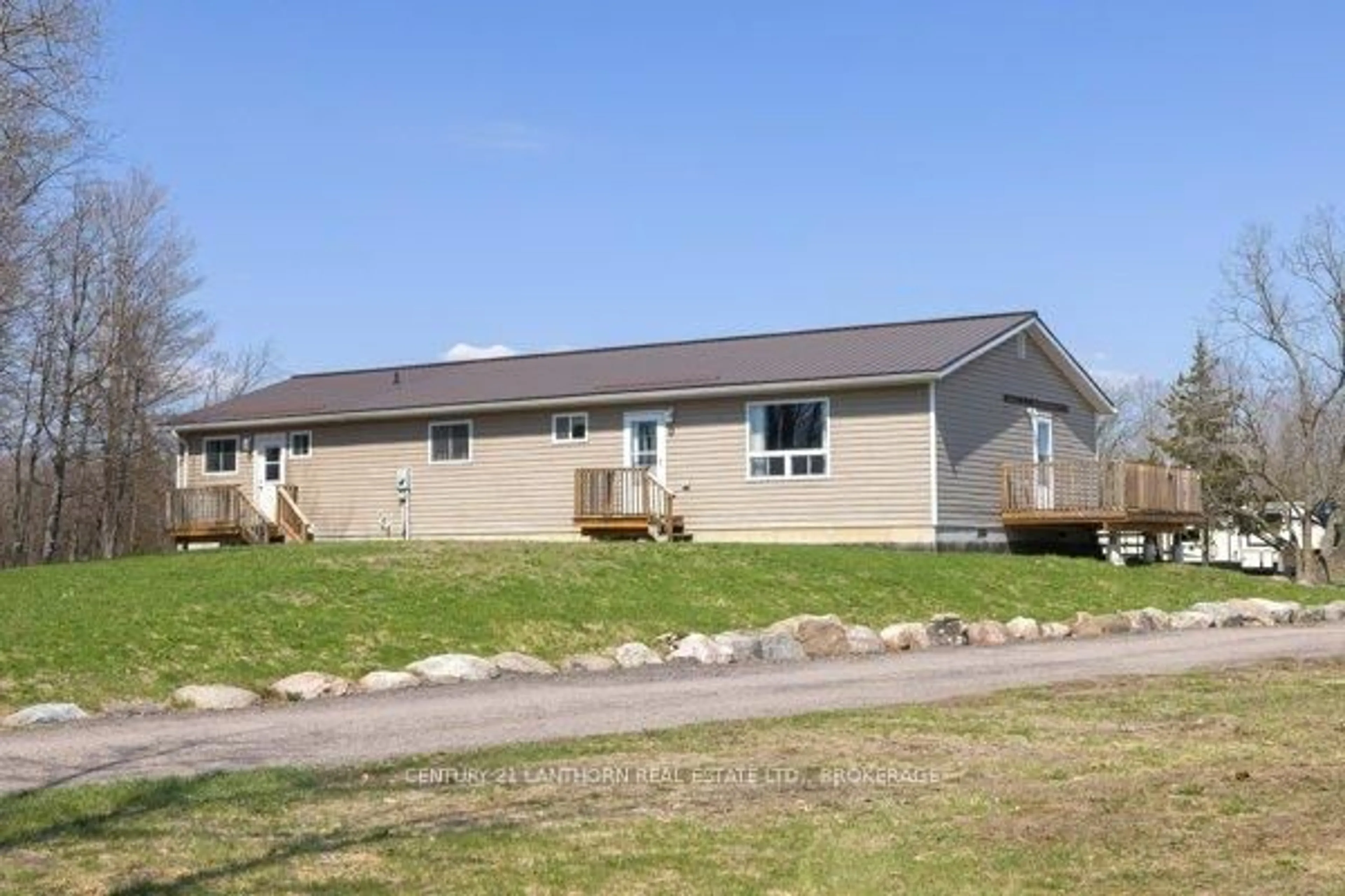Home with vinyl exterior material, unknown for 1707 County Road 27, Stone Mills Ontario K0K 1N0
