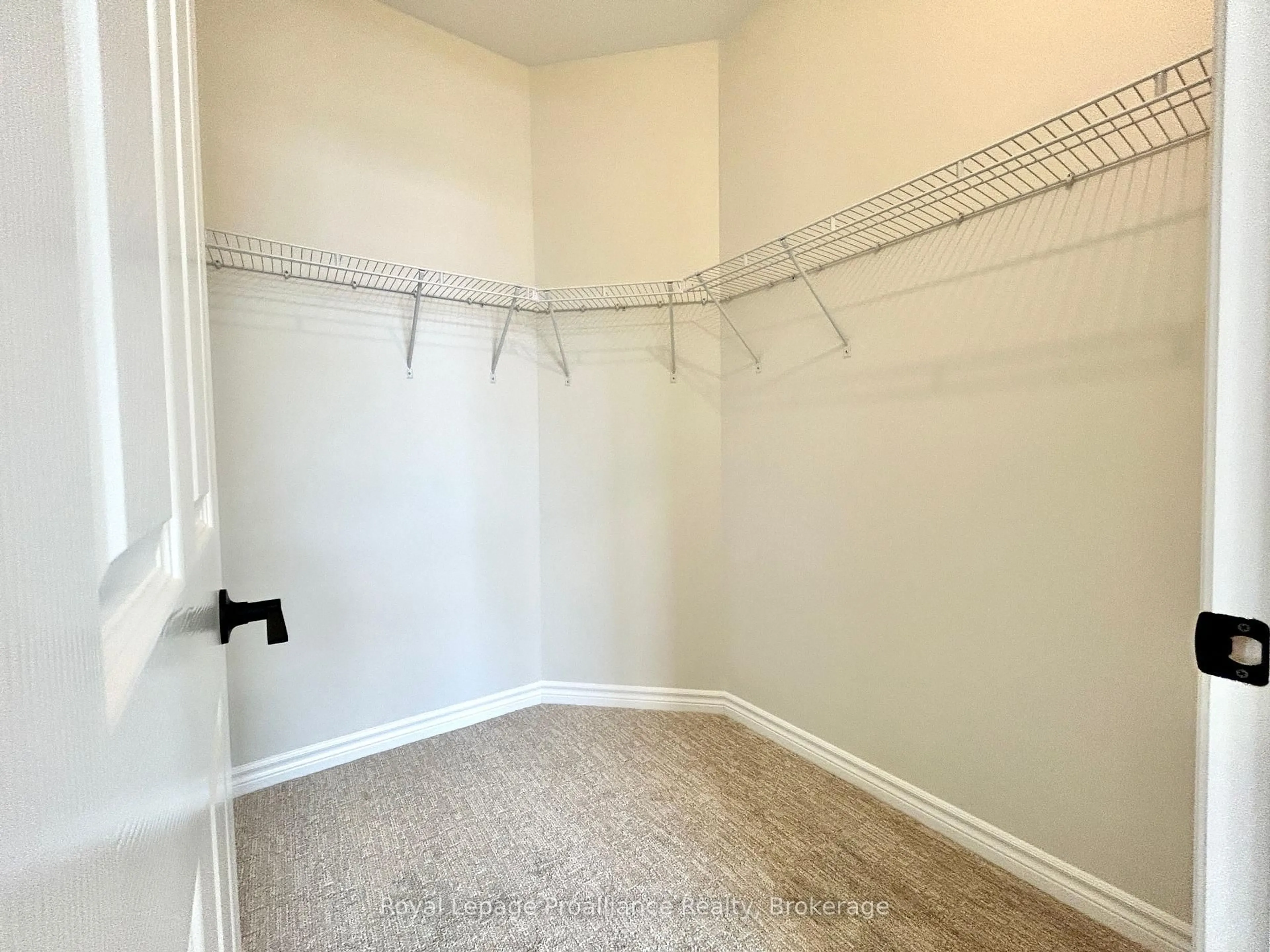 Unknown for 35 Athabaska Dr, Belleville Ontario K8N 0T1