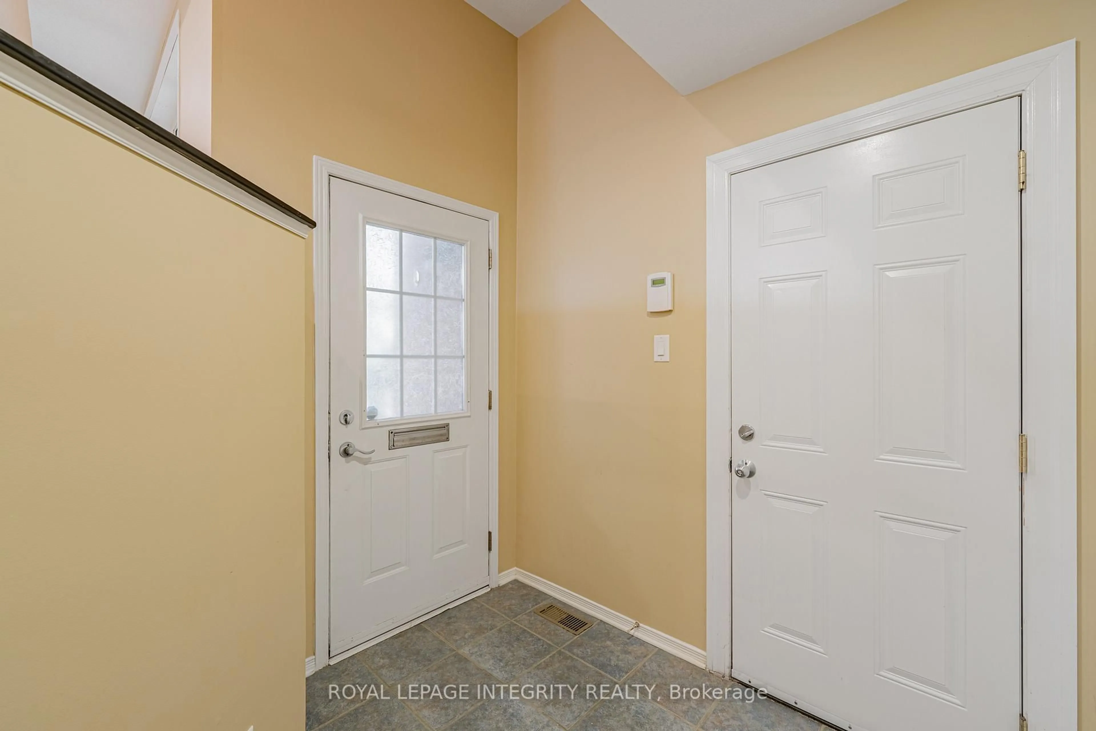 Unknown for 1213 CLYDE Ave, Ottawa Ontario K2C 1Y3