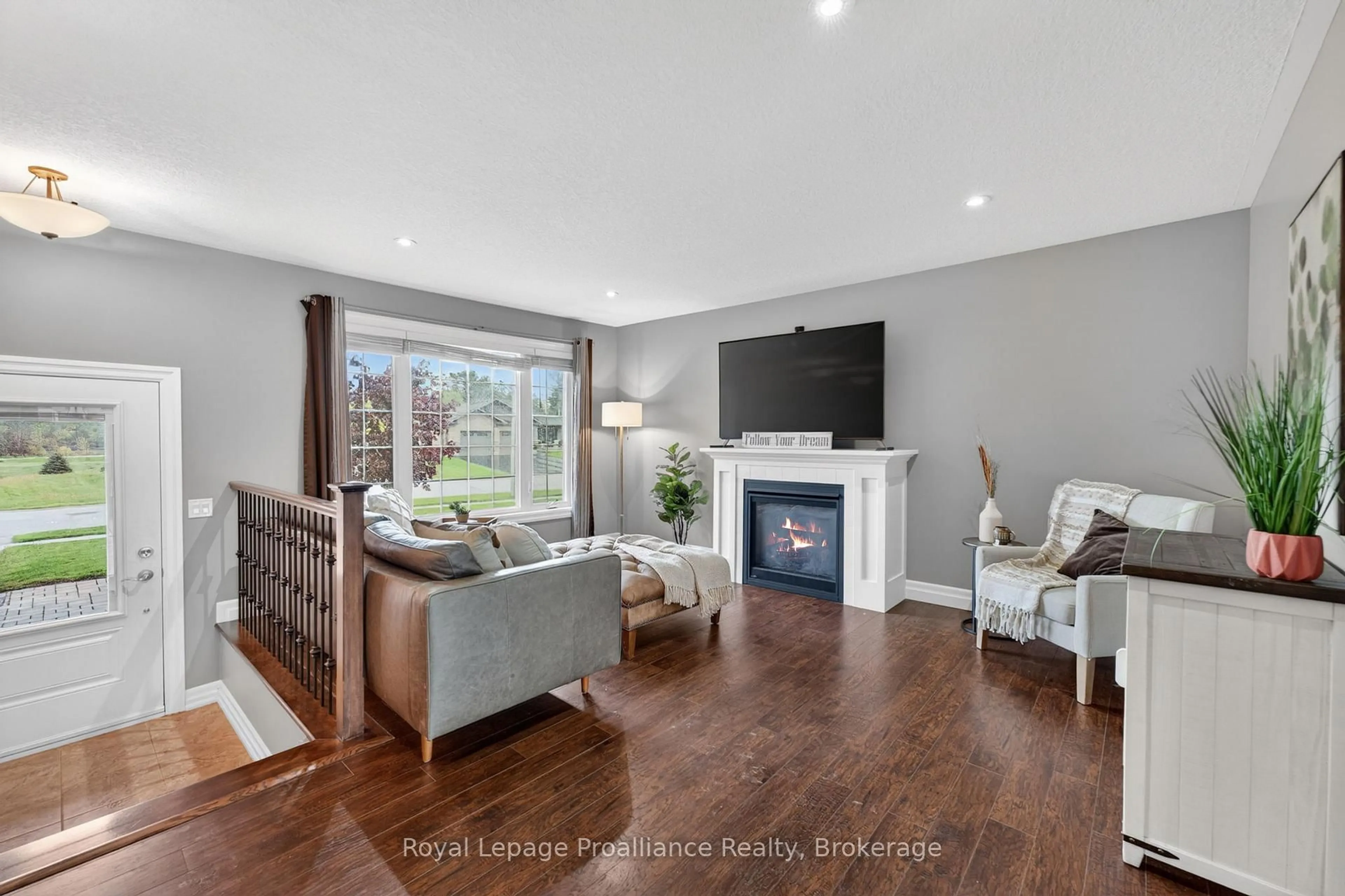 Unknown for 32 Aspen Dr, Quinte West Ontario K8V 0E2