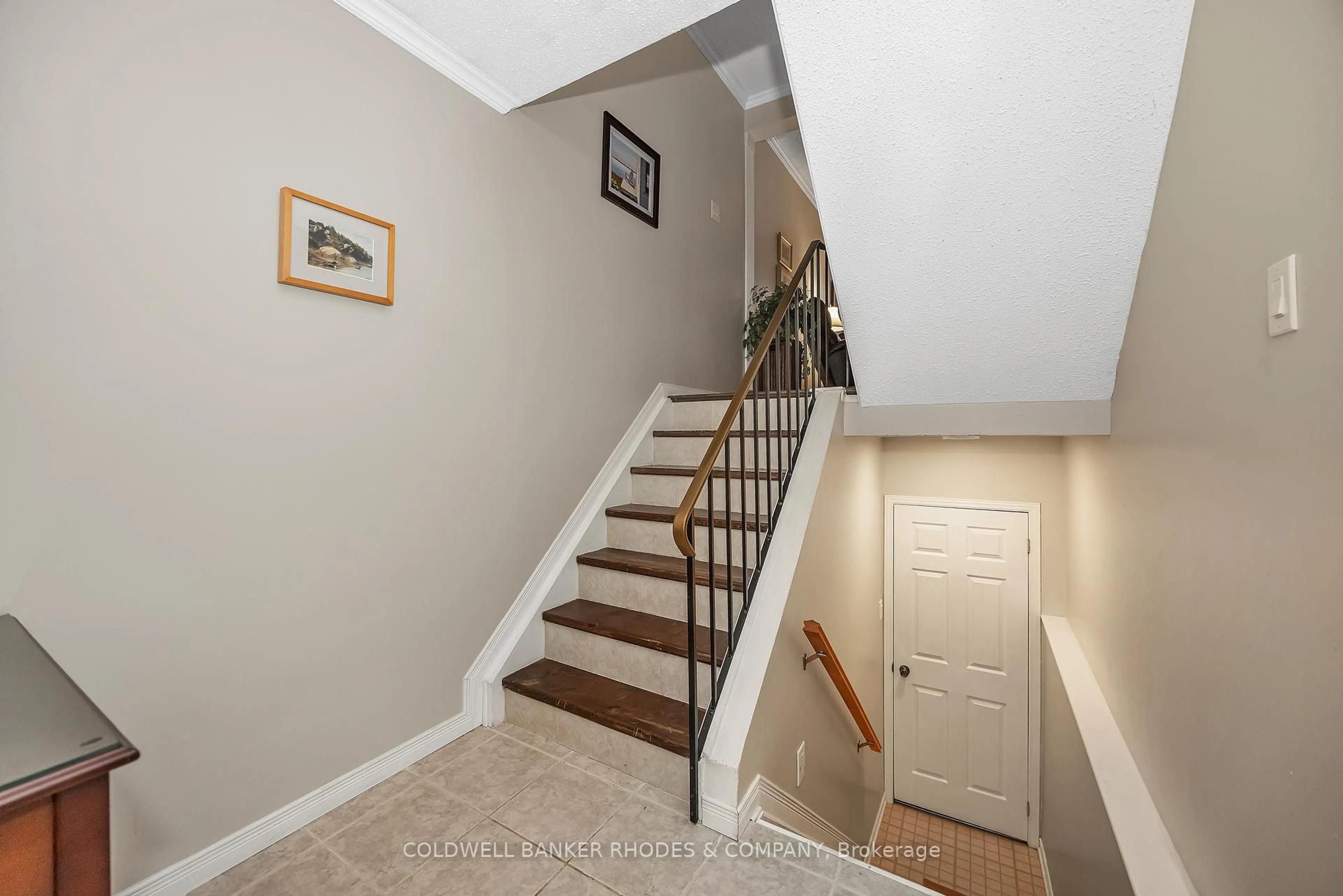 Unknown for 4 Almond Lane, Ottawa Ontario K2L 3T2
