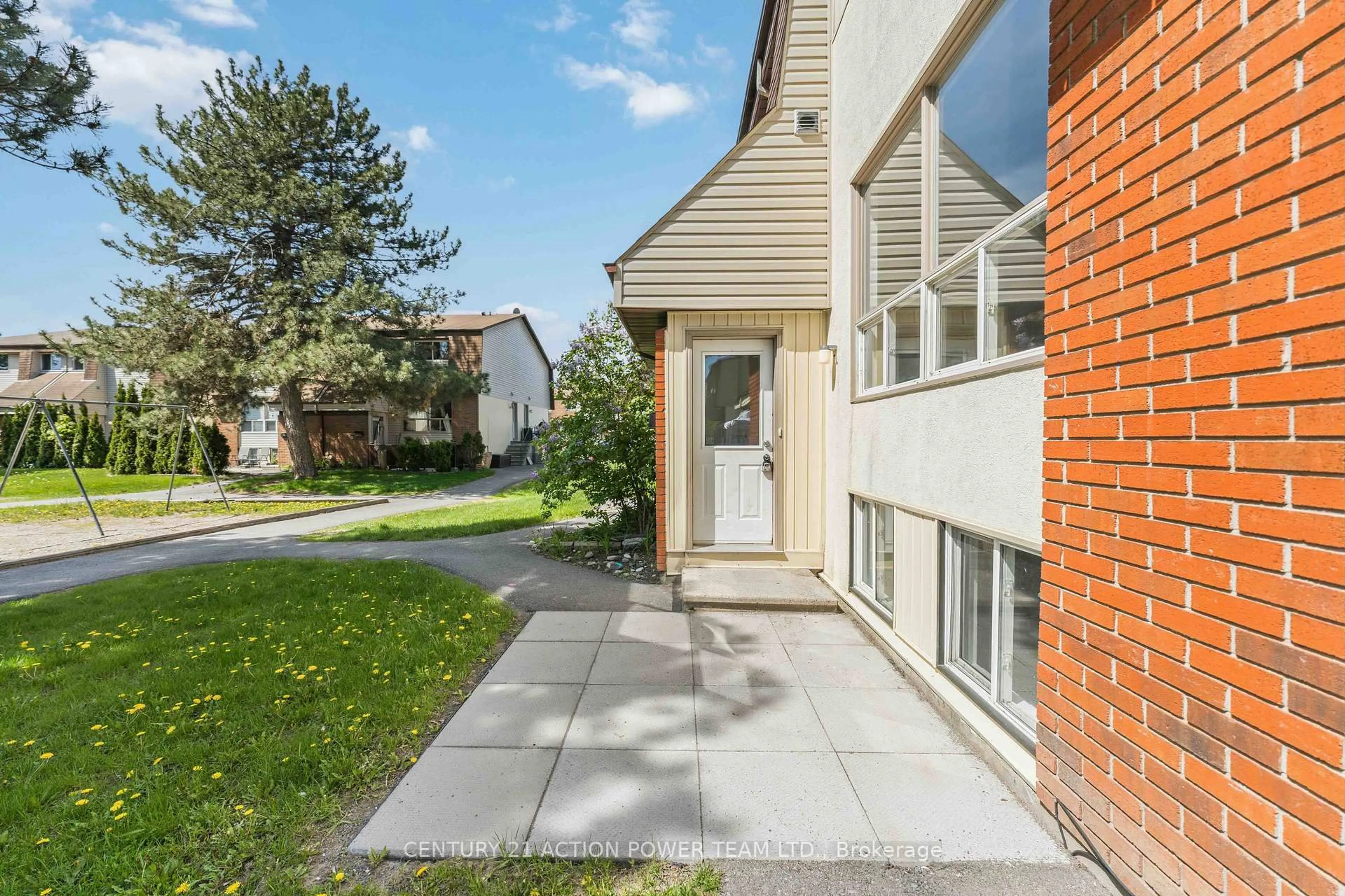 Unknown for 17 Sonnet Cres #B, Ottawa Ontario K2H 8W8