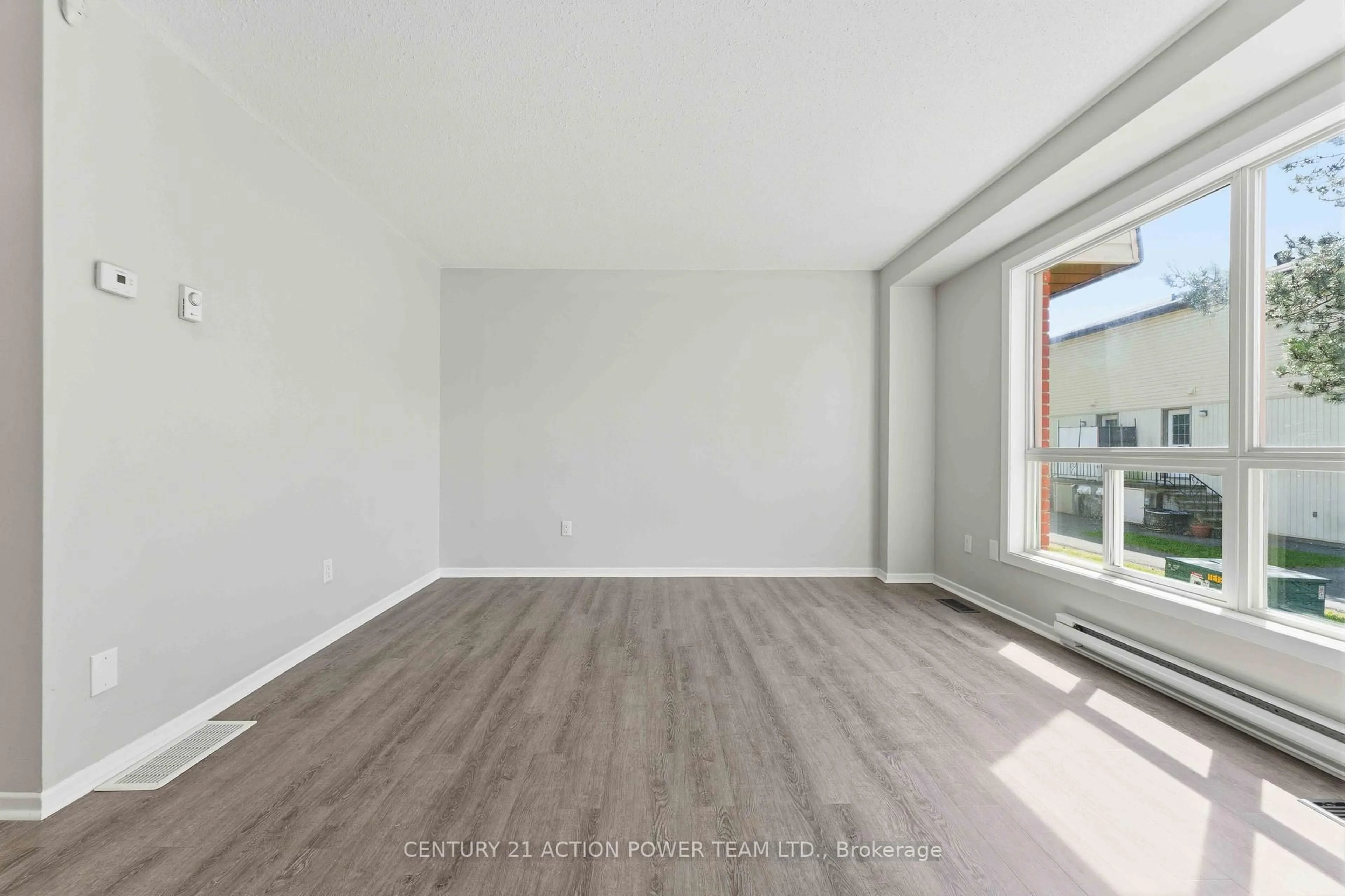 Unknown for 17 Sonnet Cres #B, Ottawa Ontario K2H 8W8