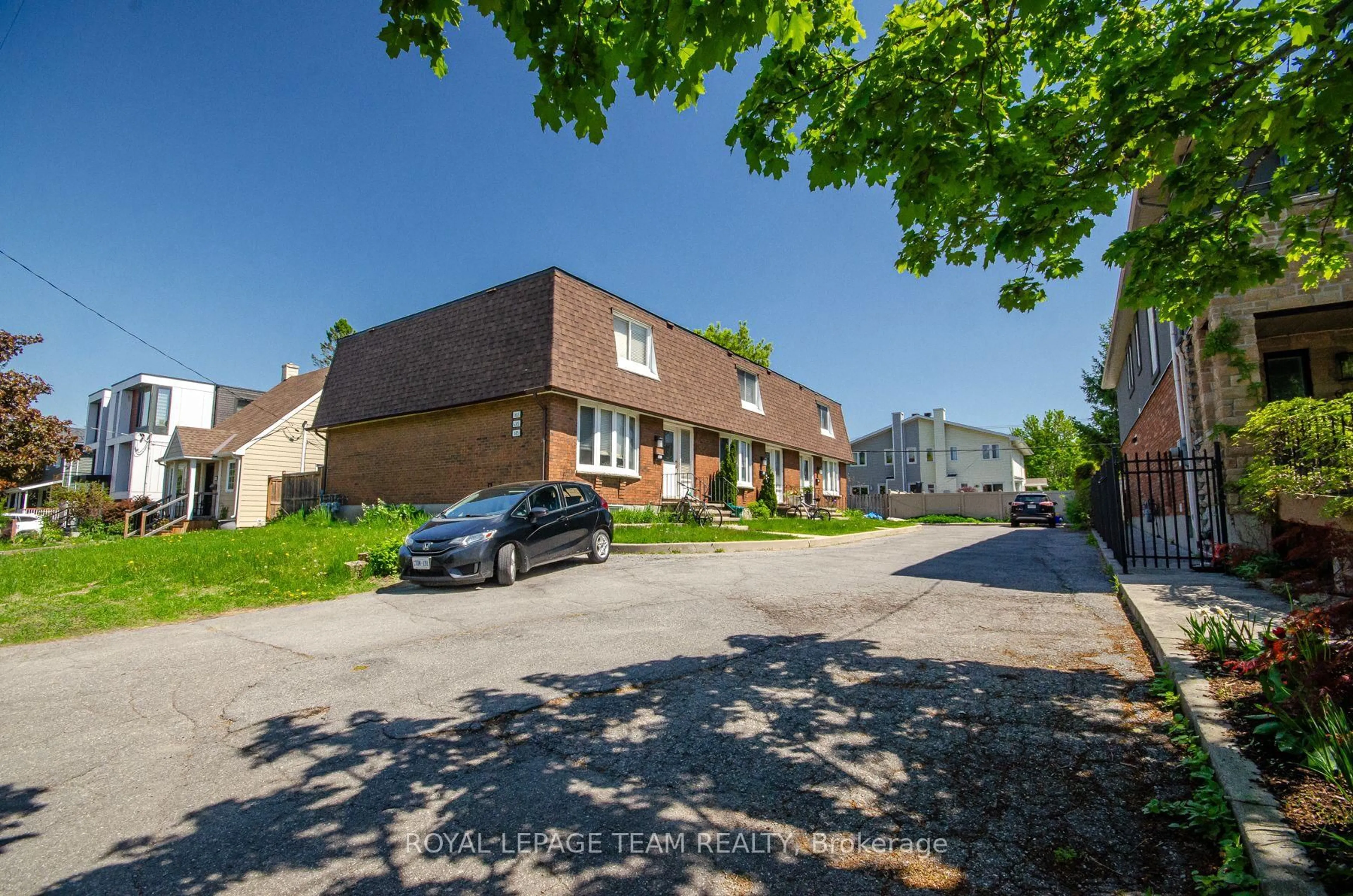 Unknown for 681-683-685 Cole Ave, Ottawa Ontario K2A 2B8